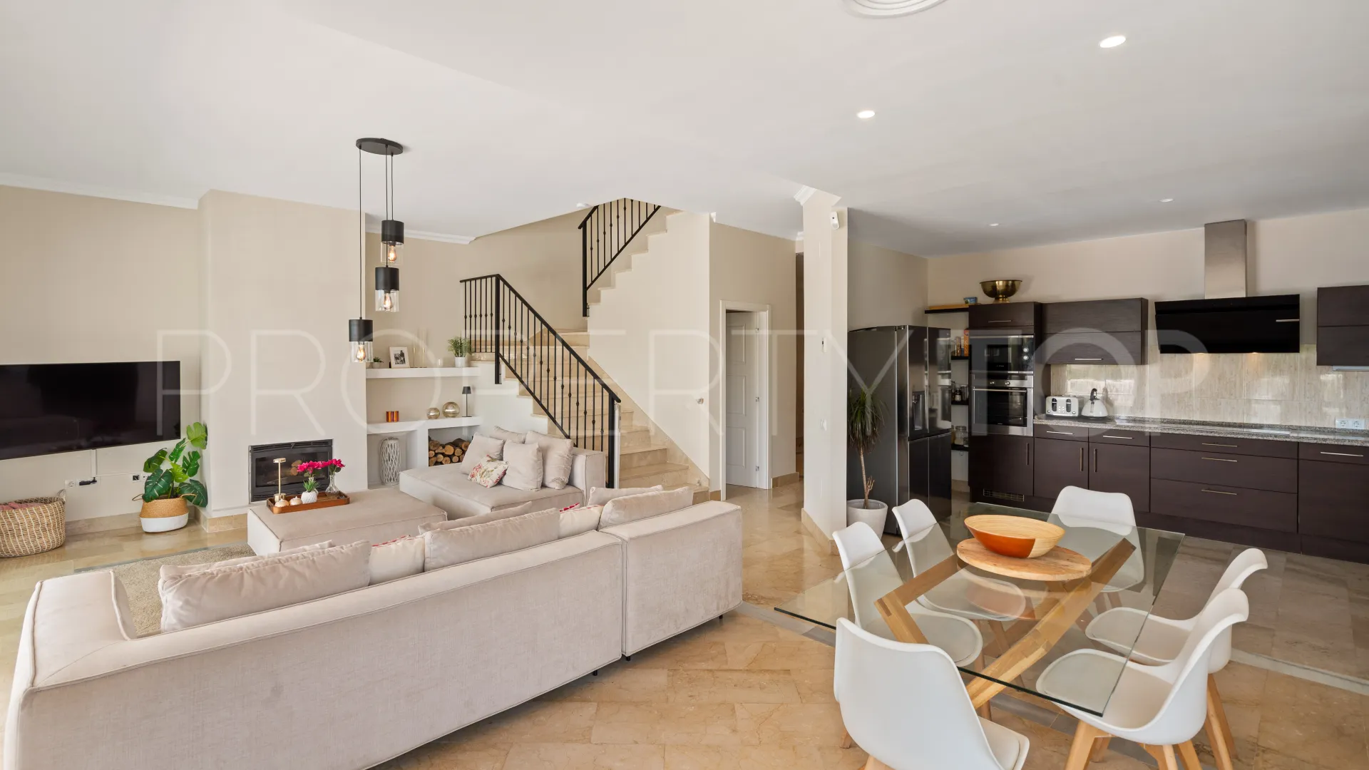 Villa for sale in Marbella East