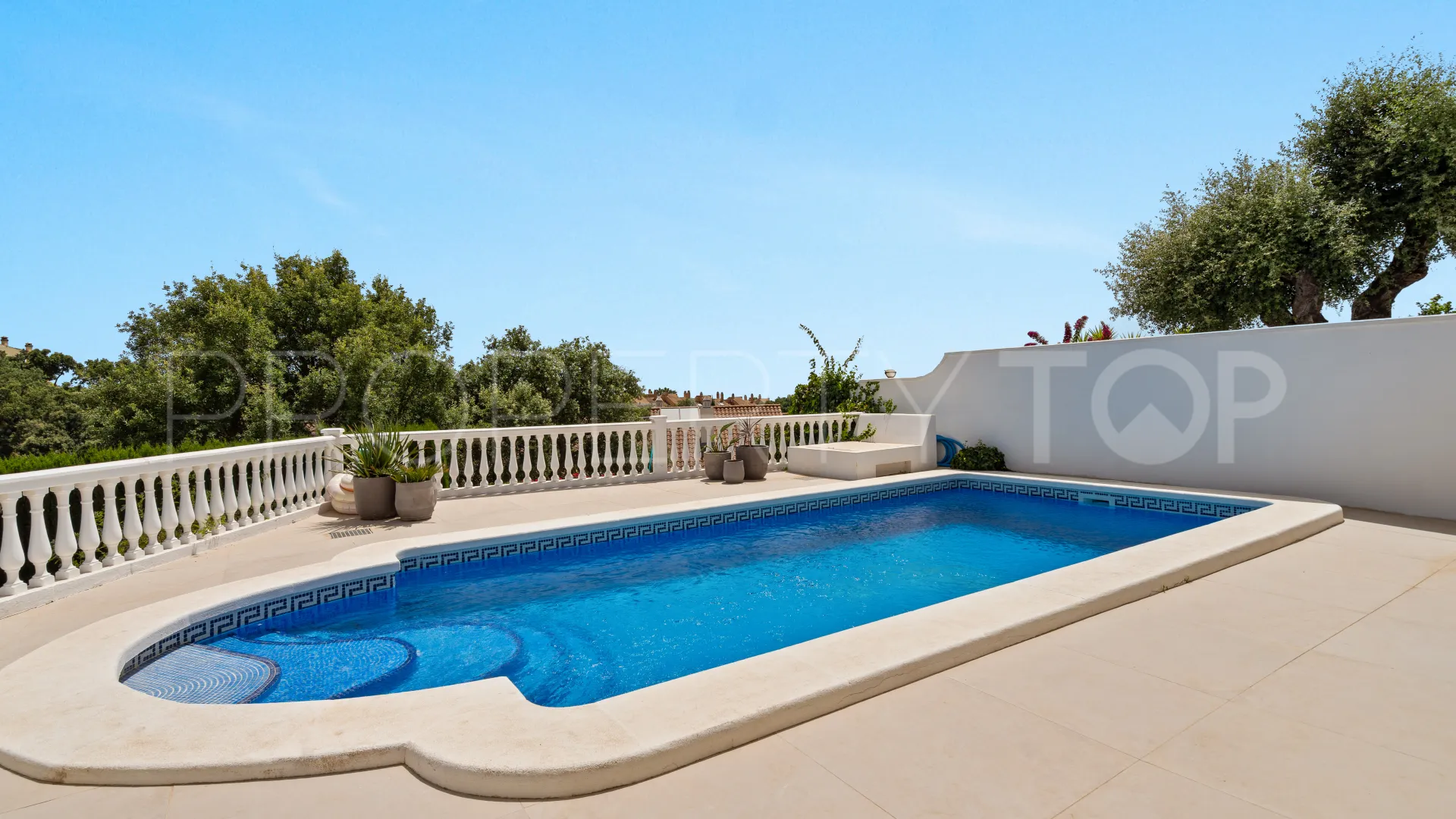 Villa for sale in Marbella East