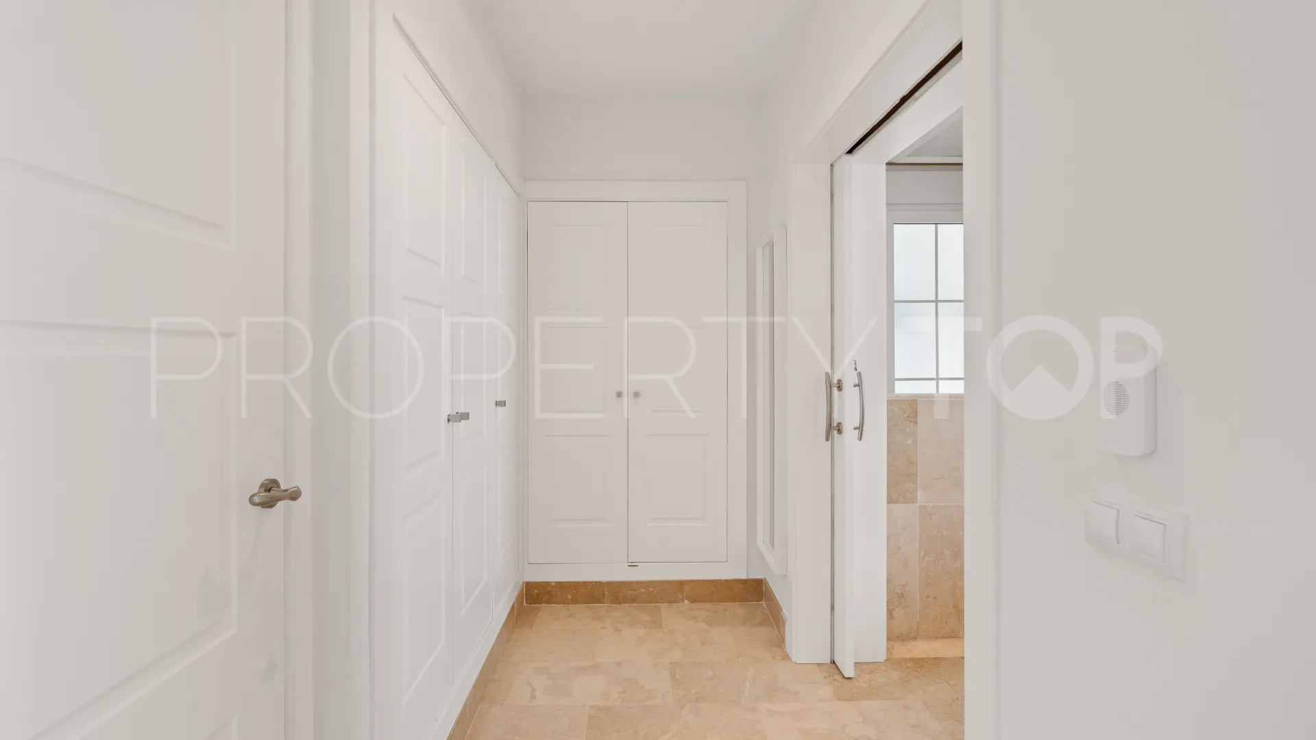 Villa for sale in Marbella East