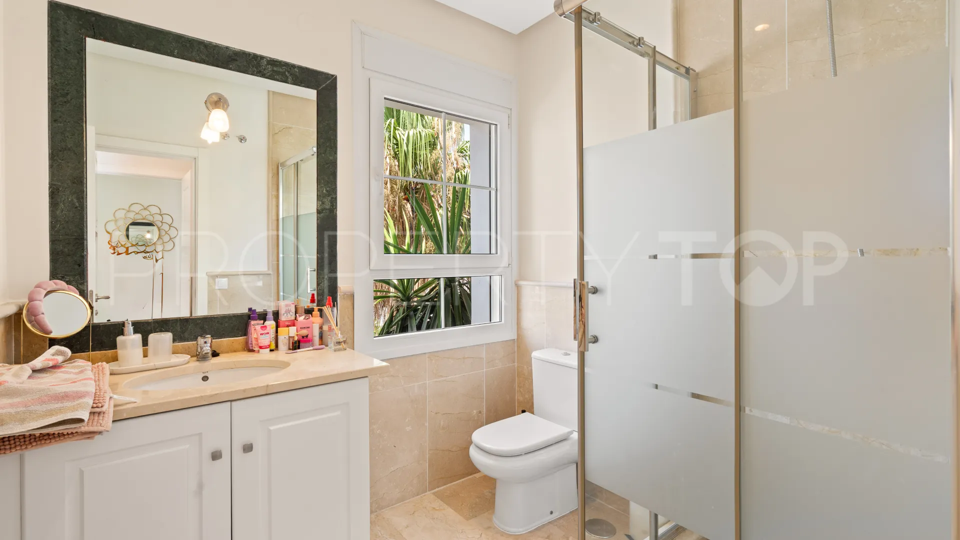 Villa for sale in Marbella East