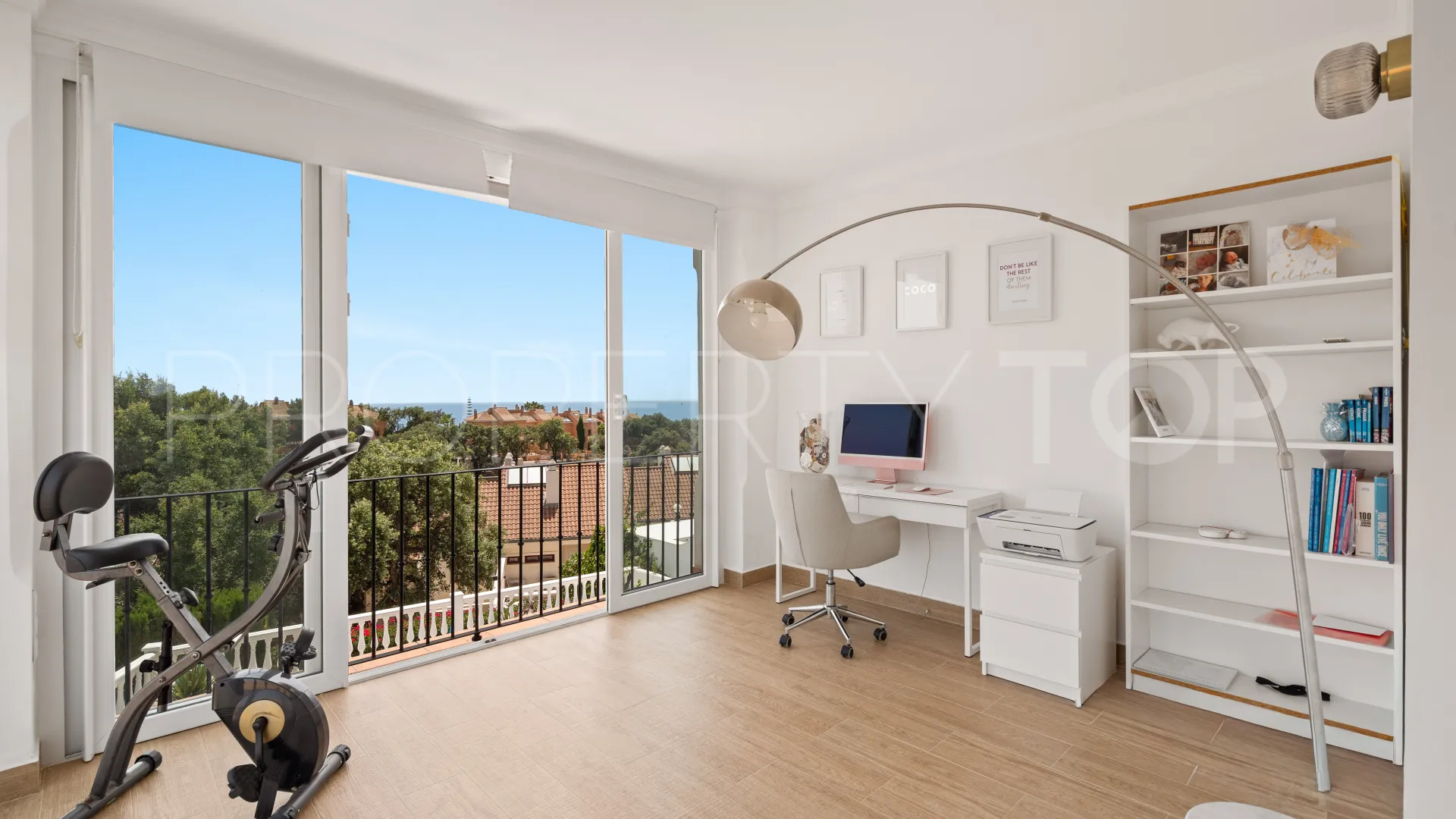 Villa for sale in Marbella East