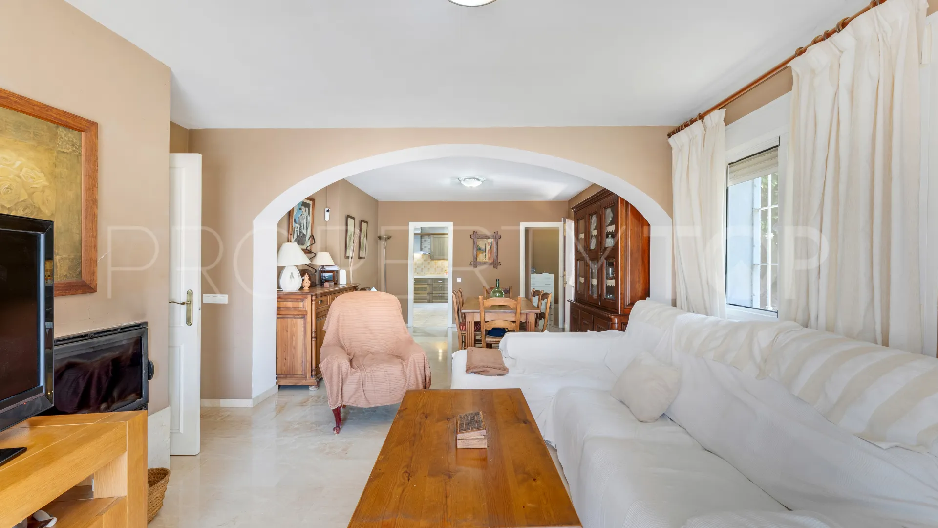 Comprar apartamento con 3 dormitorios en Nueva Andalucia