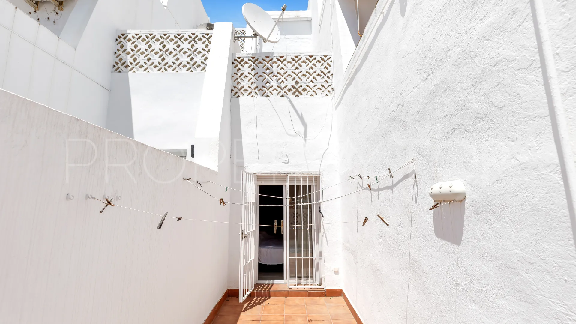 Comprar apartamento con 3 dormitorios en Nueva Andalucia