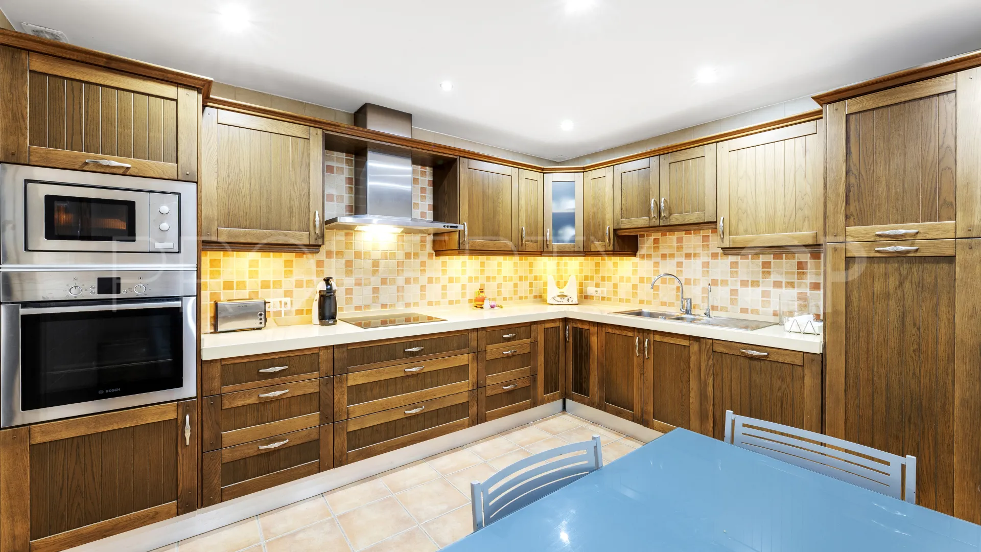 Comprar apartamento con 3 dormitorios en Nueva Andalucia