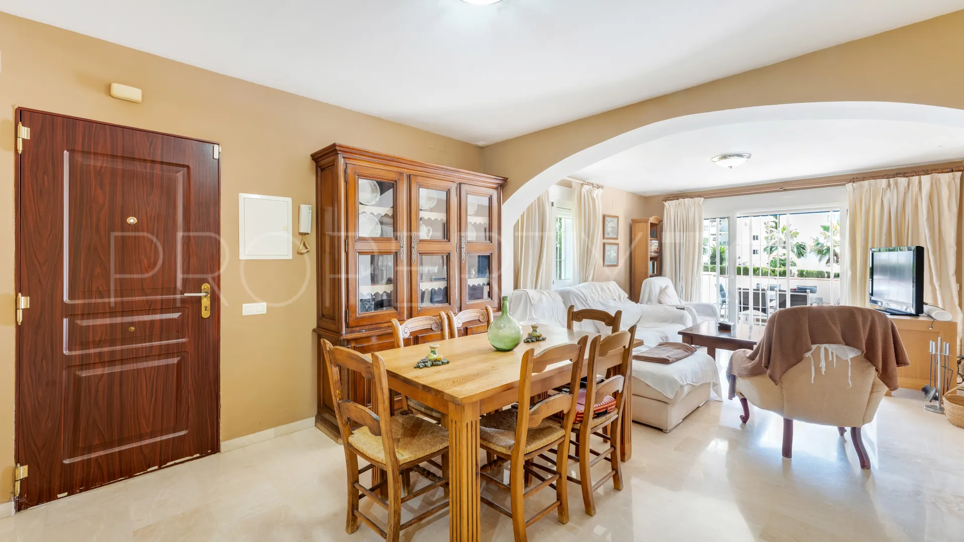 Comprar apartamento con 3 dormitorios en Nueva Andalucia