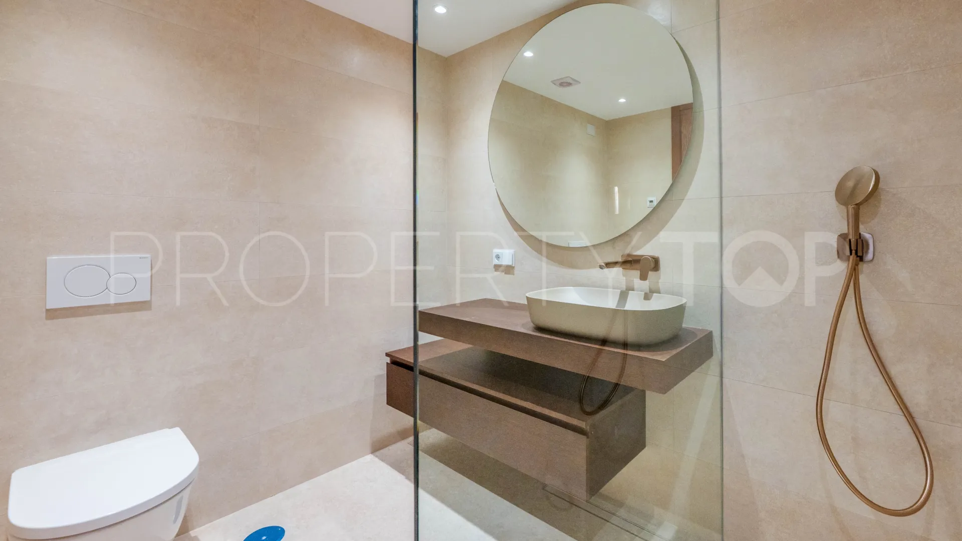 Apartamento en venta en Nueva Andalucia