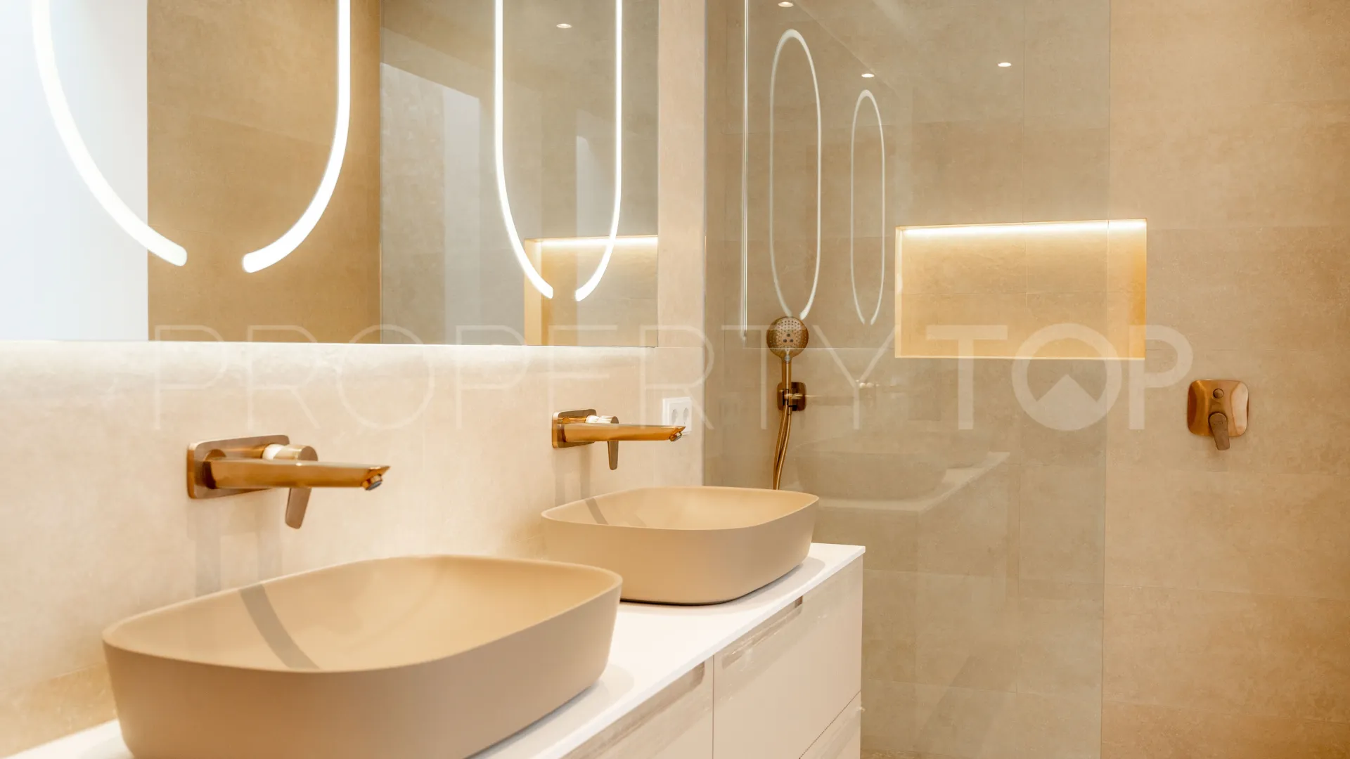 Apartamento en venta en Nueva Andalucia