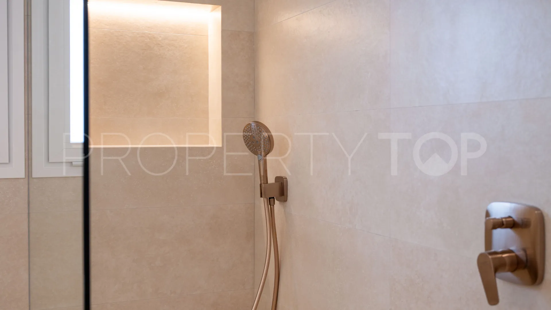 Apartamento en venta en Nueva Andalucia
