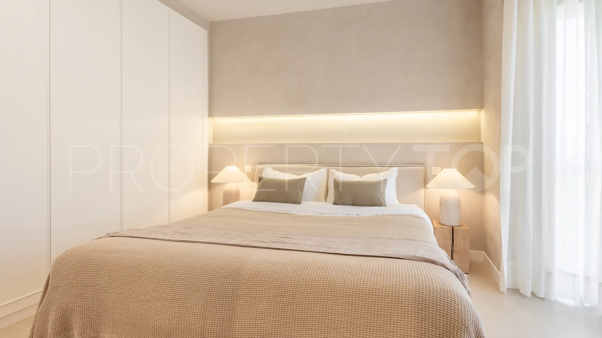 For sale Marbella East town house with 3 bedrooms