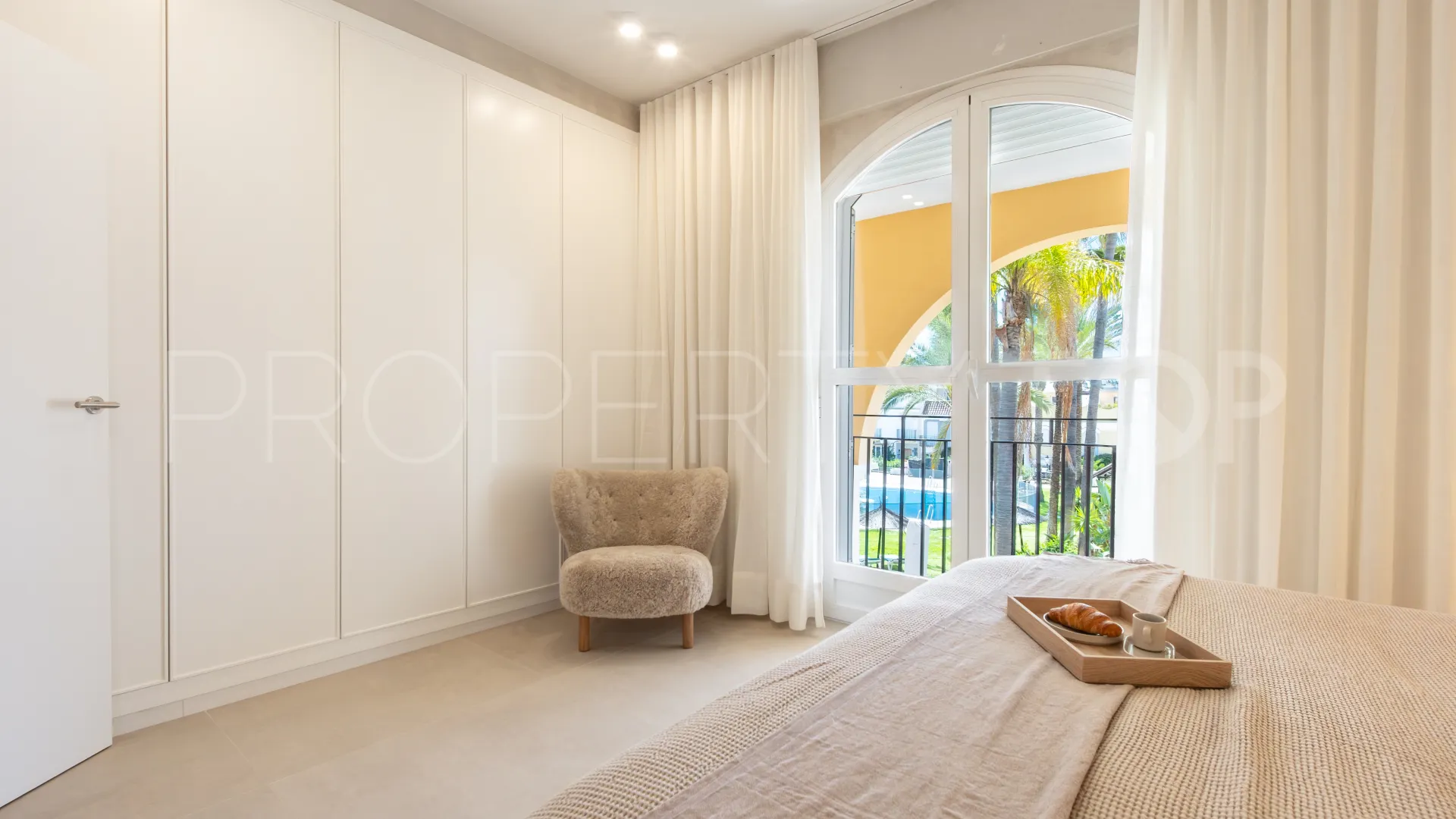 For sale Marbella East town house with 3 bedrooms
