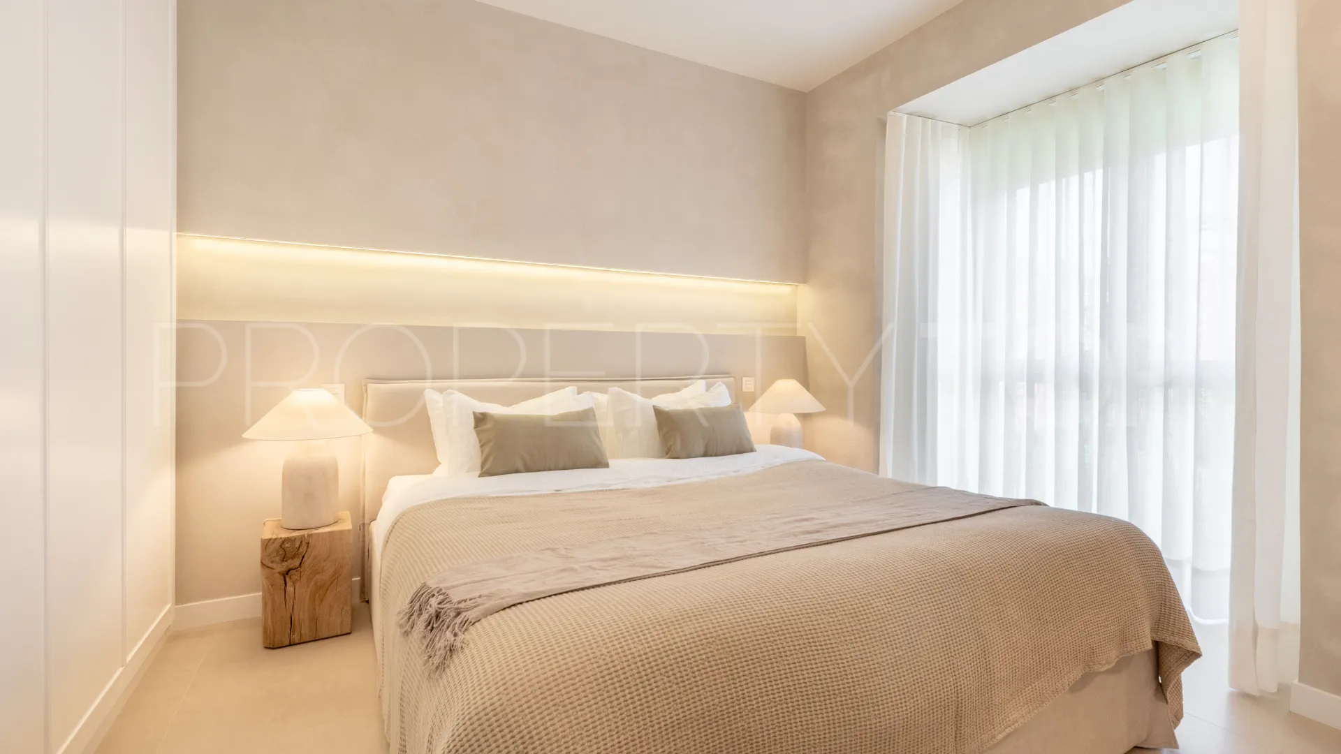 For sale Marbella East town house with 3 bedrooms