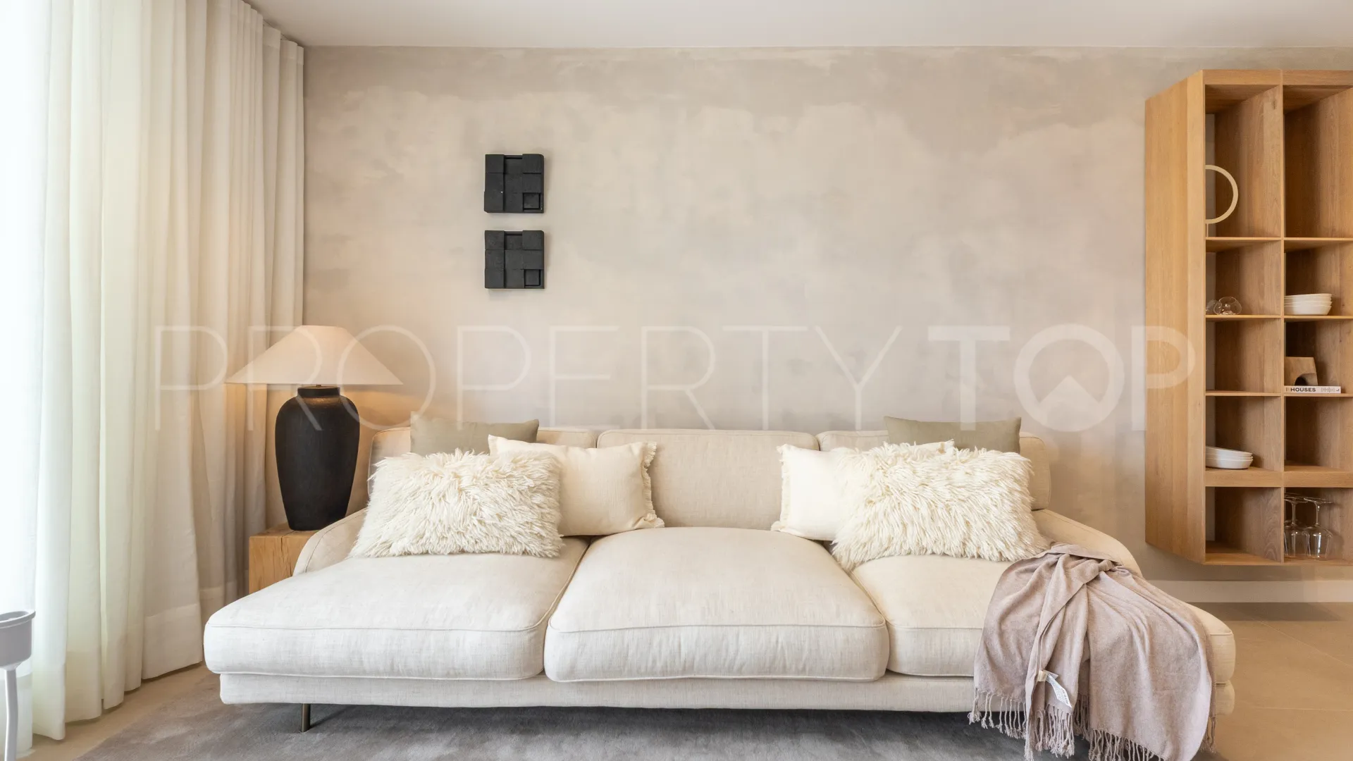 For sale Marbella East town house with 3 bedrooms