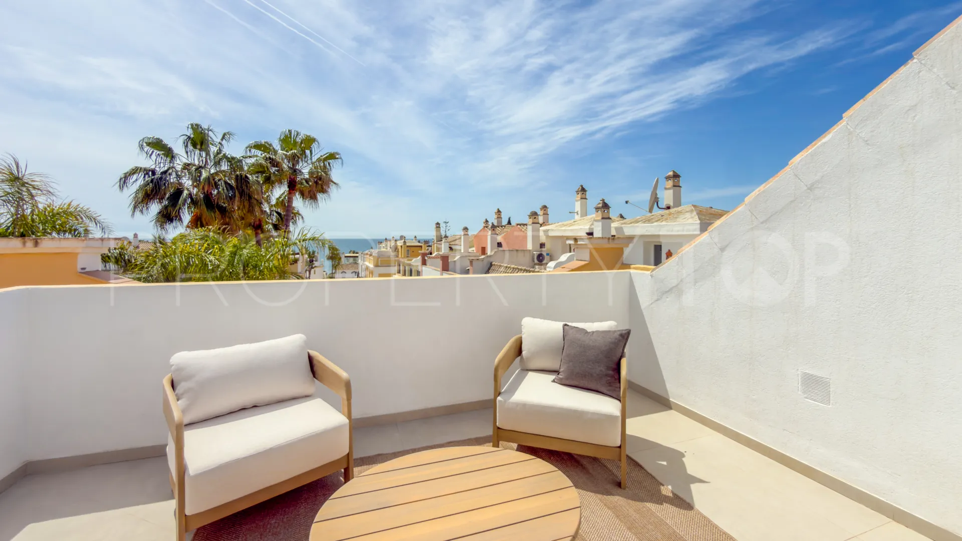 For sale Marbella East town house with 3 bedrooms