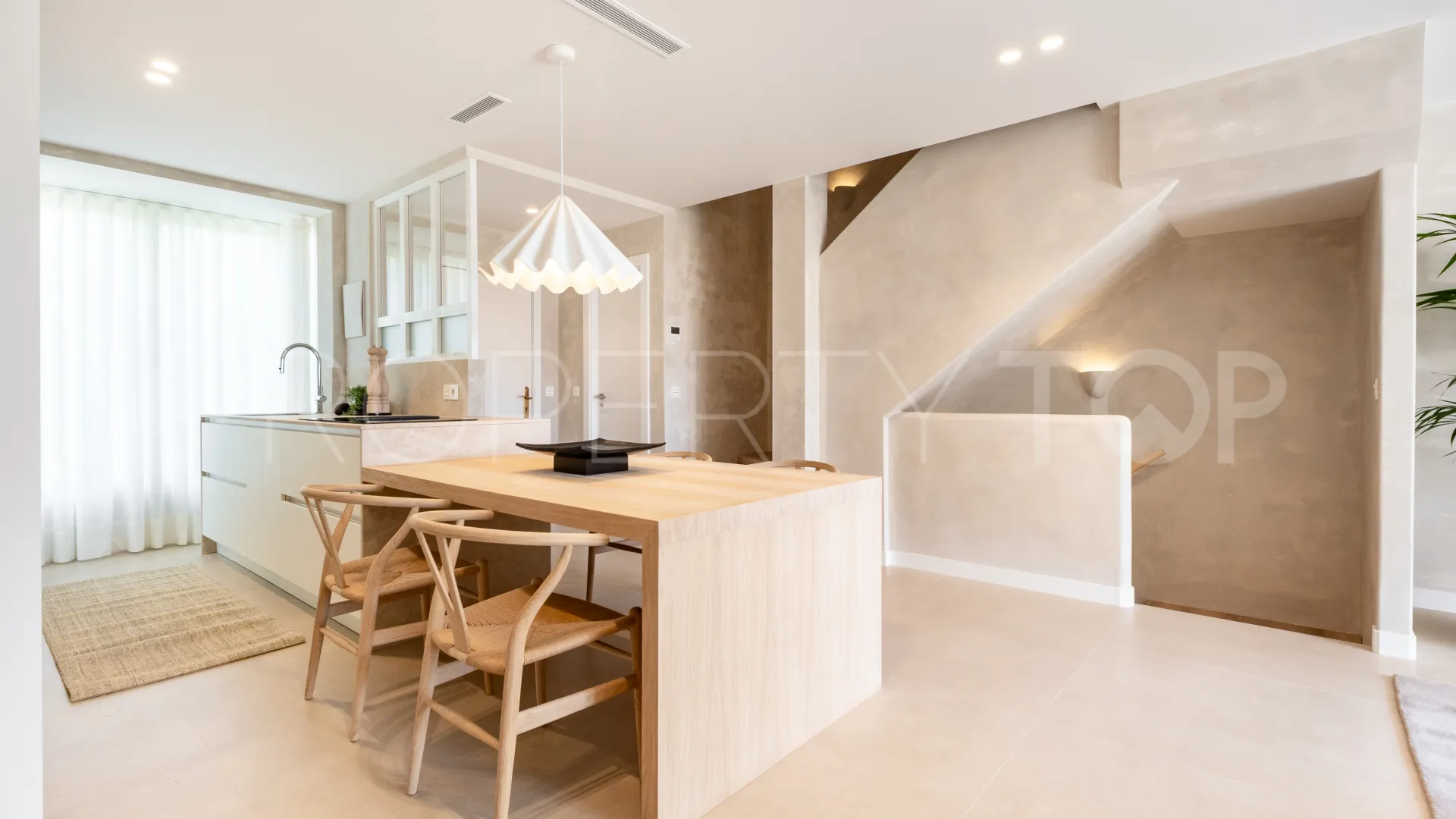 For sale Marbella East town house with 3 bedrooms