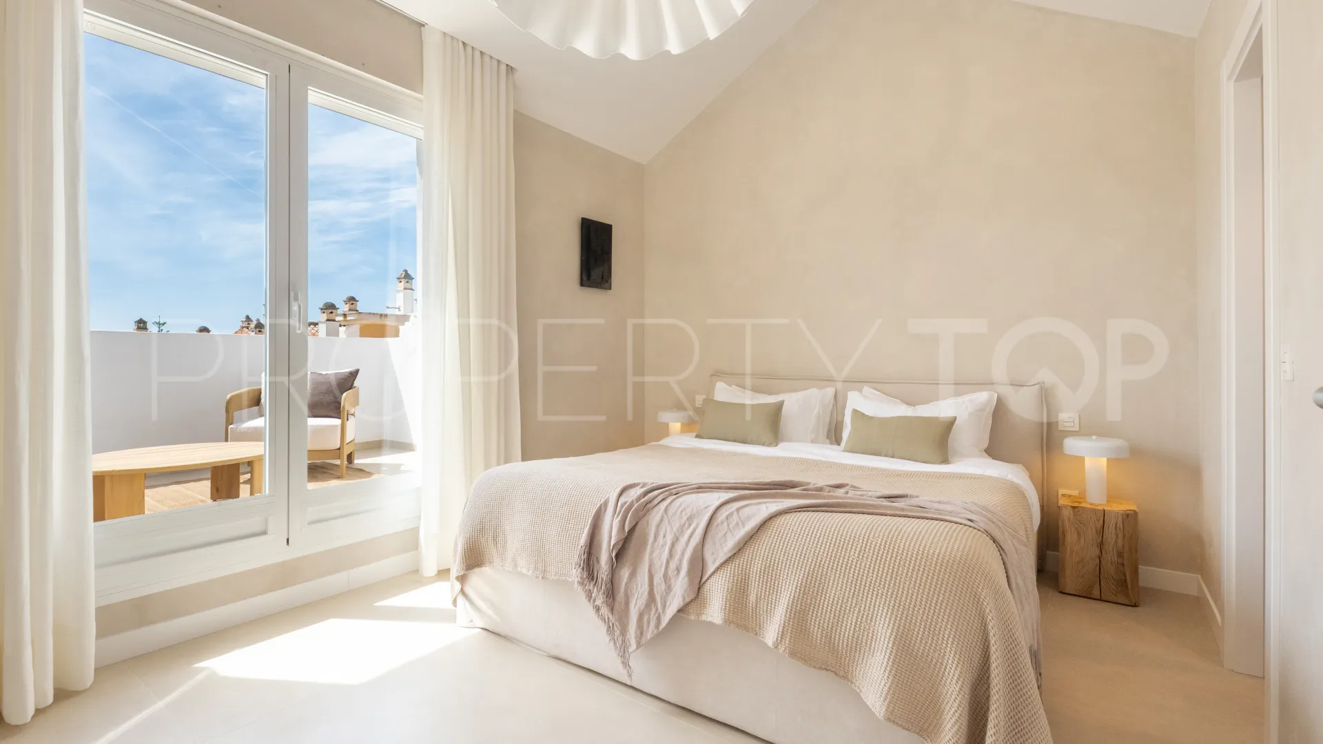 For sale Marbella East town house with 3 bedrooms