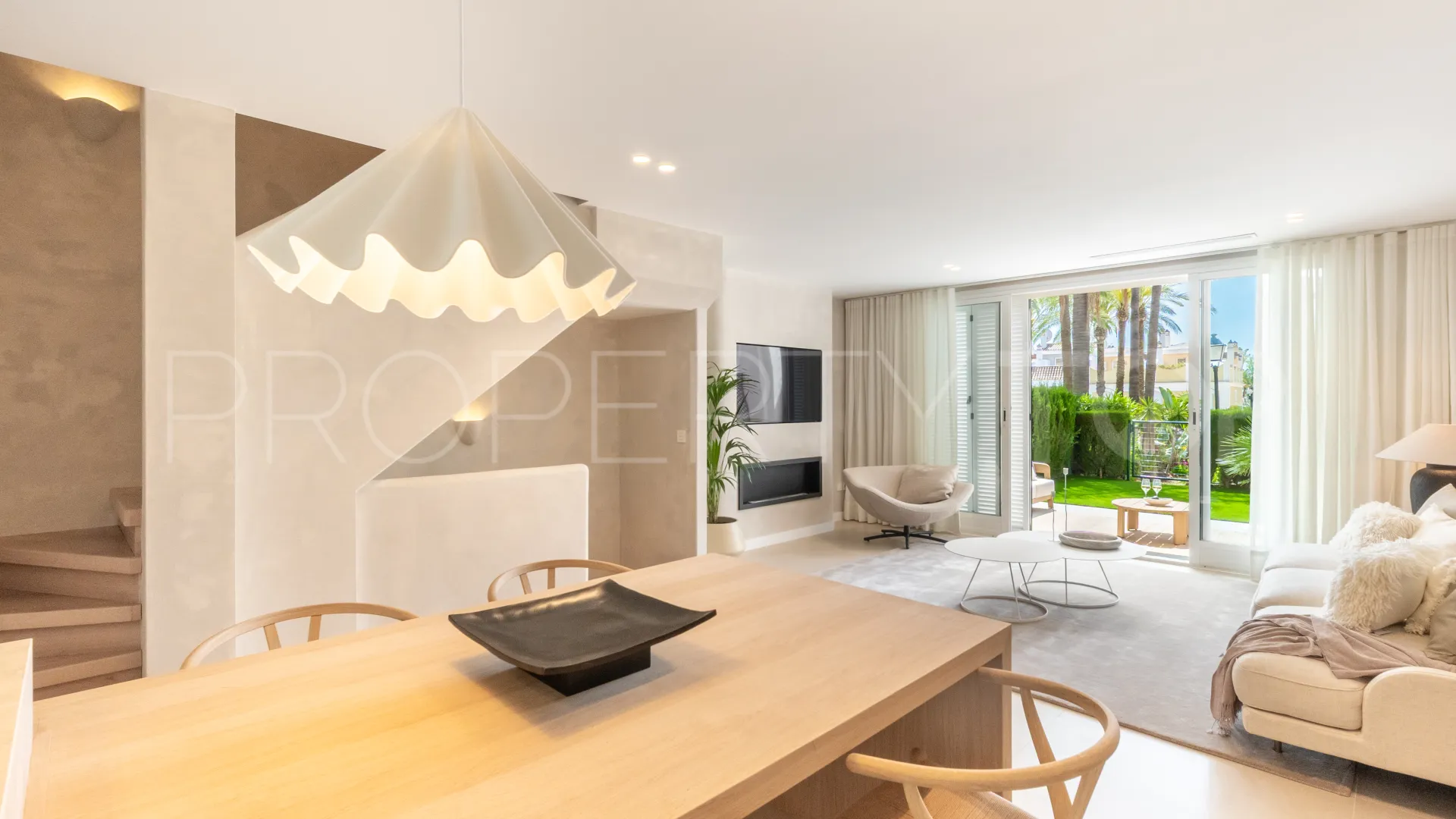 For sale Marbella East town house with 3 bedrooms