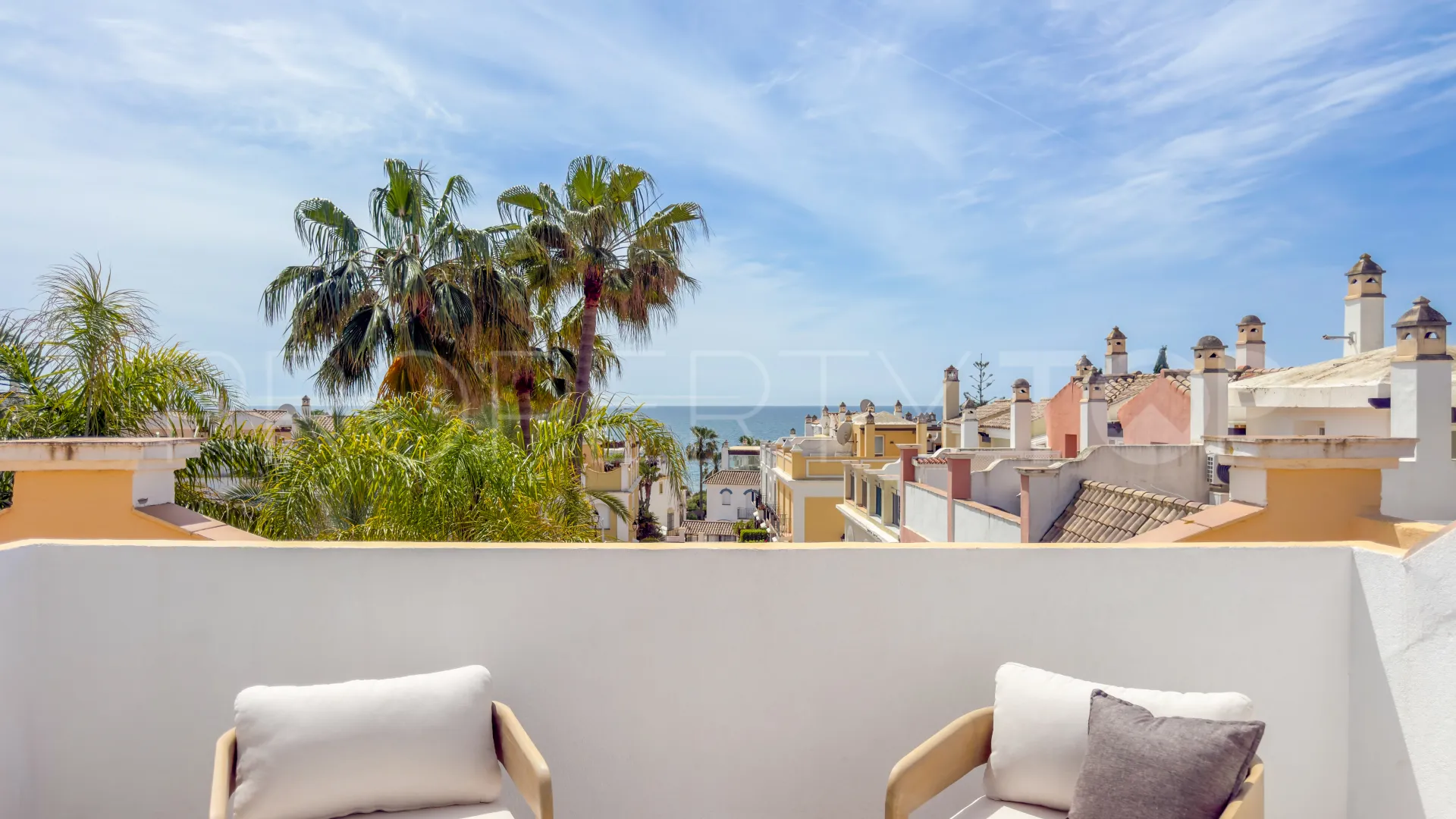 For sale Marbella East town house with 3 bedrooms