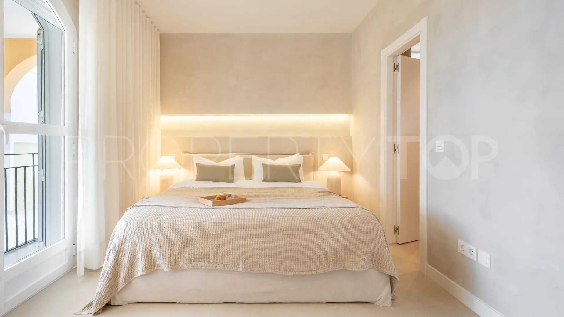 For sale Marbella East town house with 3 bedrooms