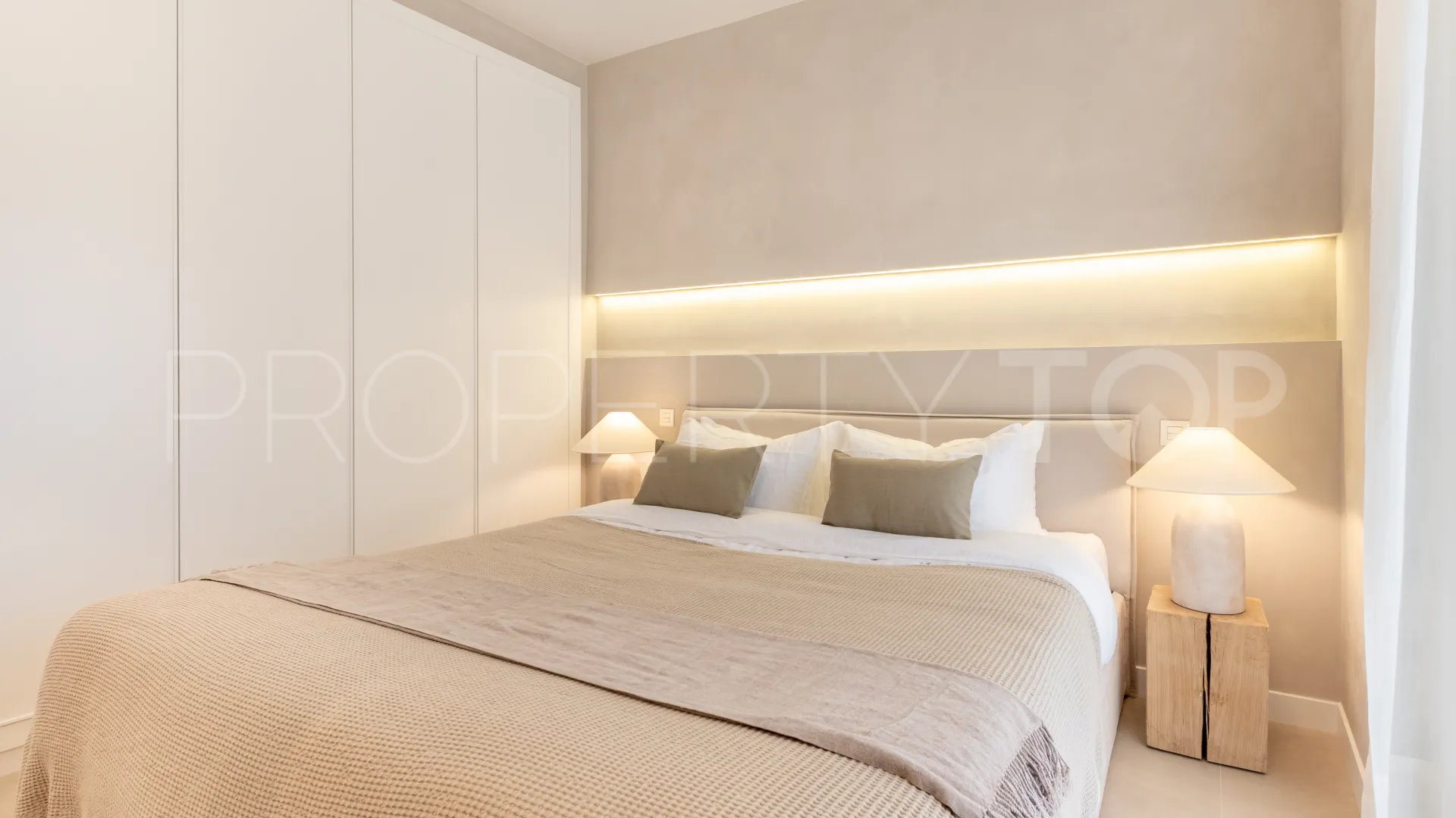 For sale Marbella East town house with 3 bedrooms