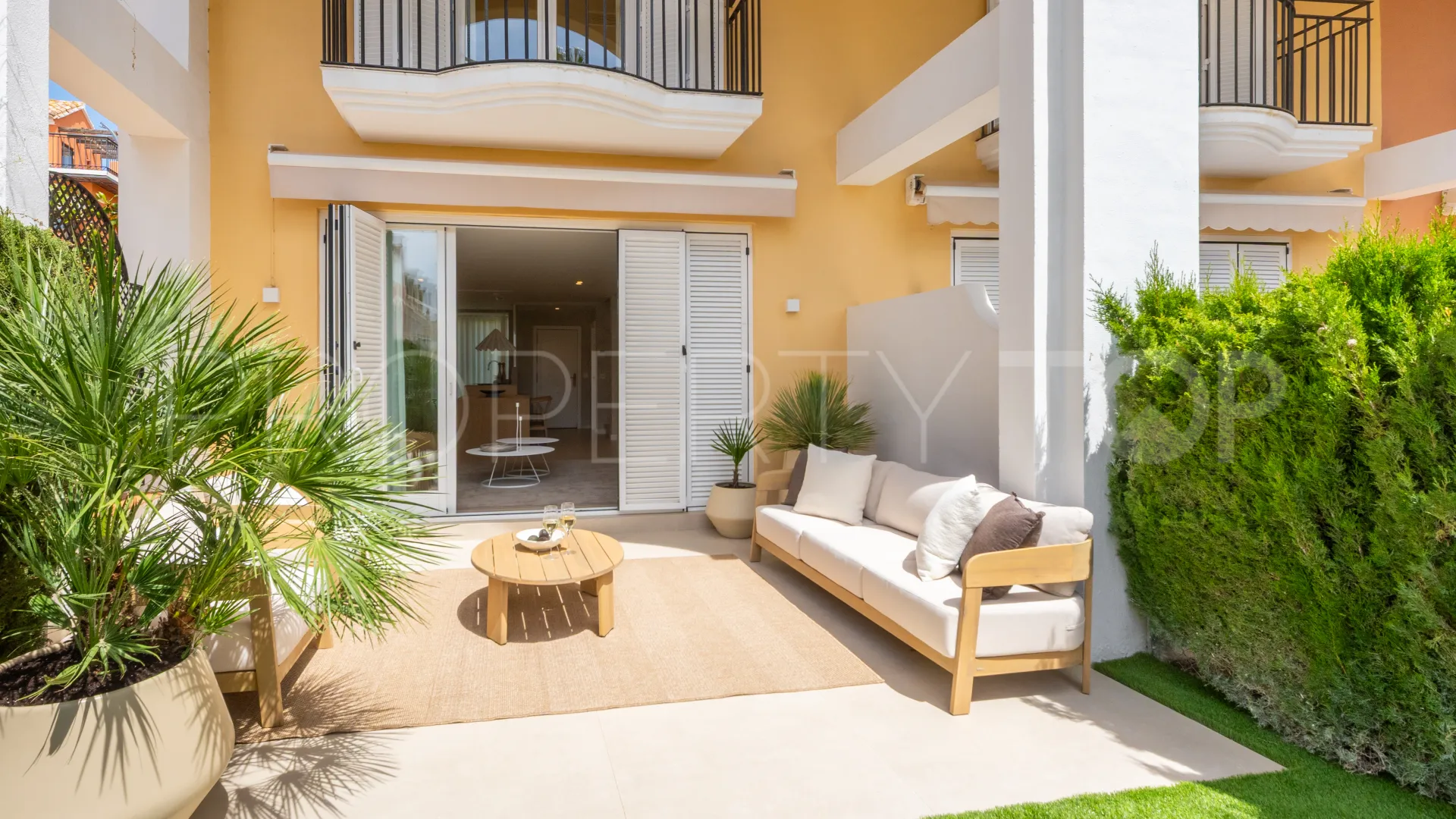 For sale Marbella East town house with 3 bedrooms
