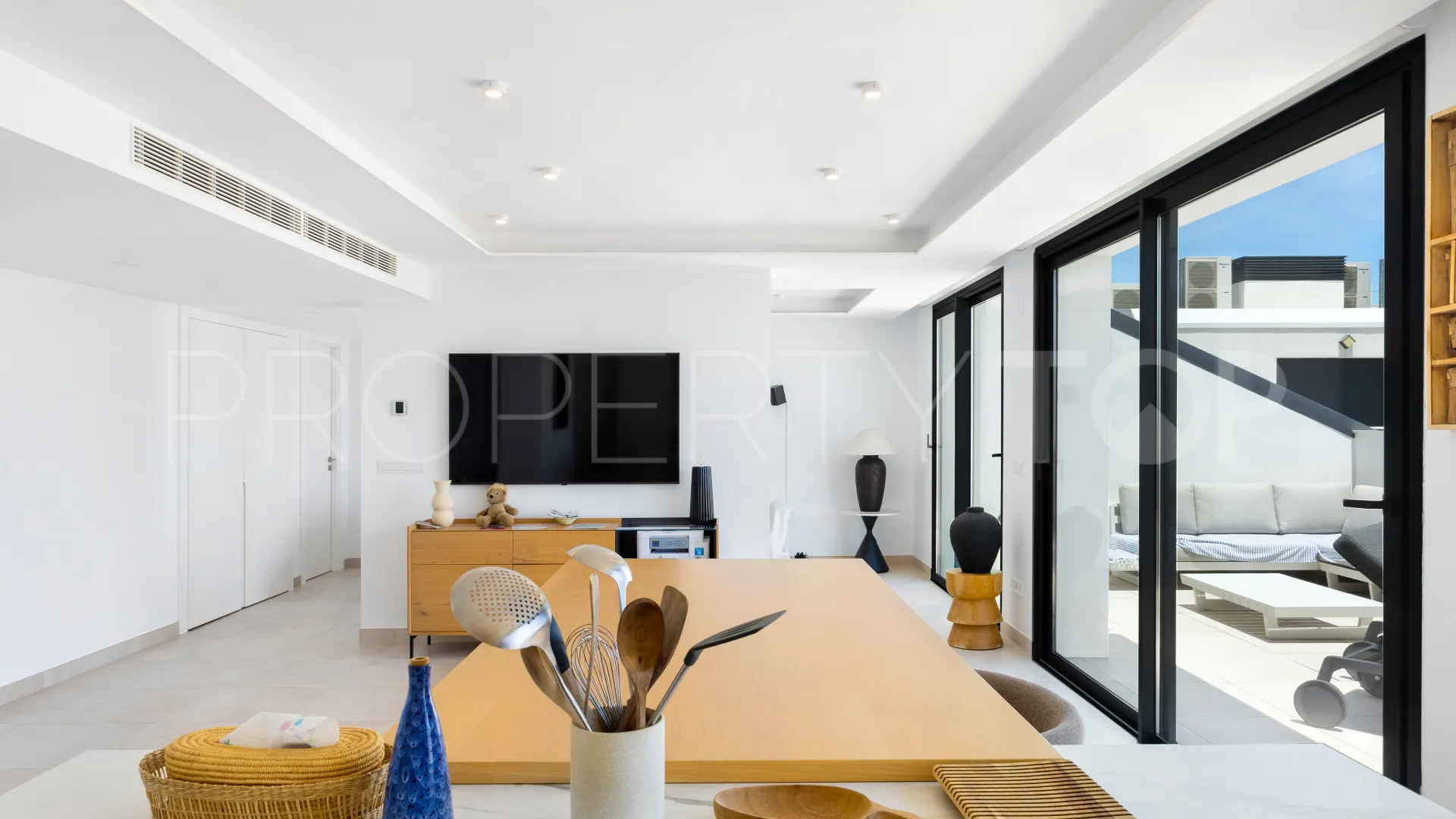 For sale penthouse in Fuengirola