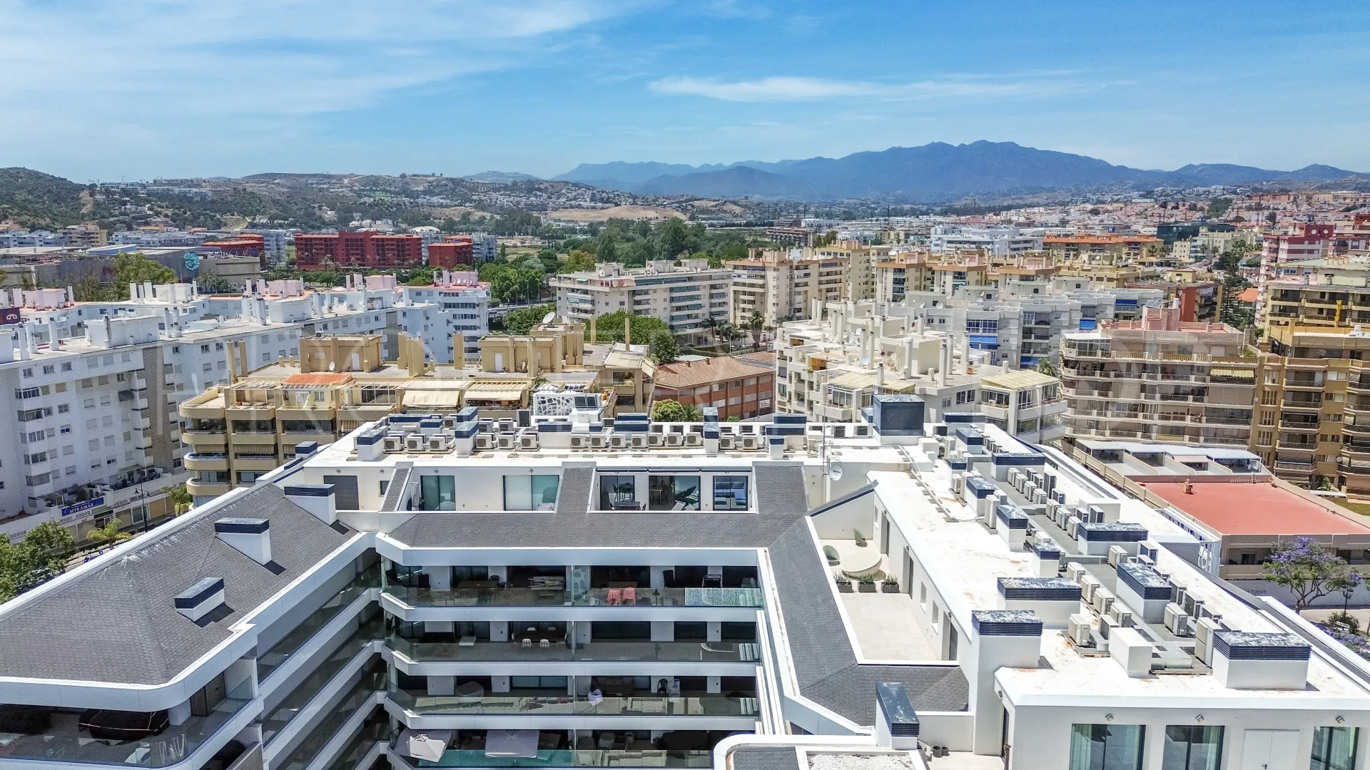 For sale penthouse in Fuengirola