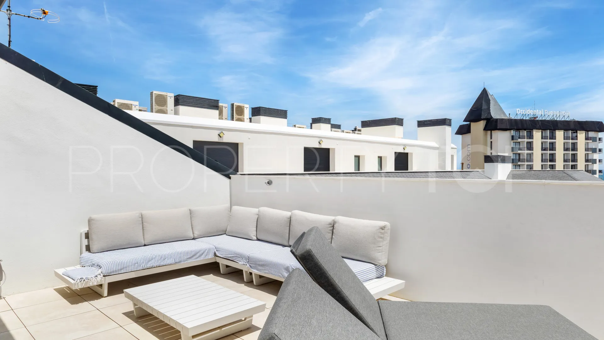 For sale penthouse in Fuengirola