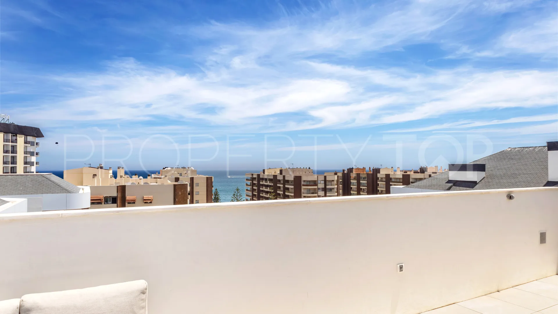 For sale penthouse in Fuengirola