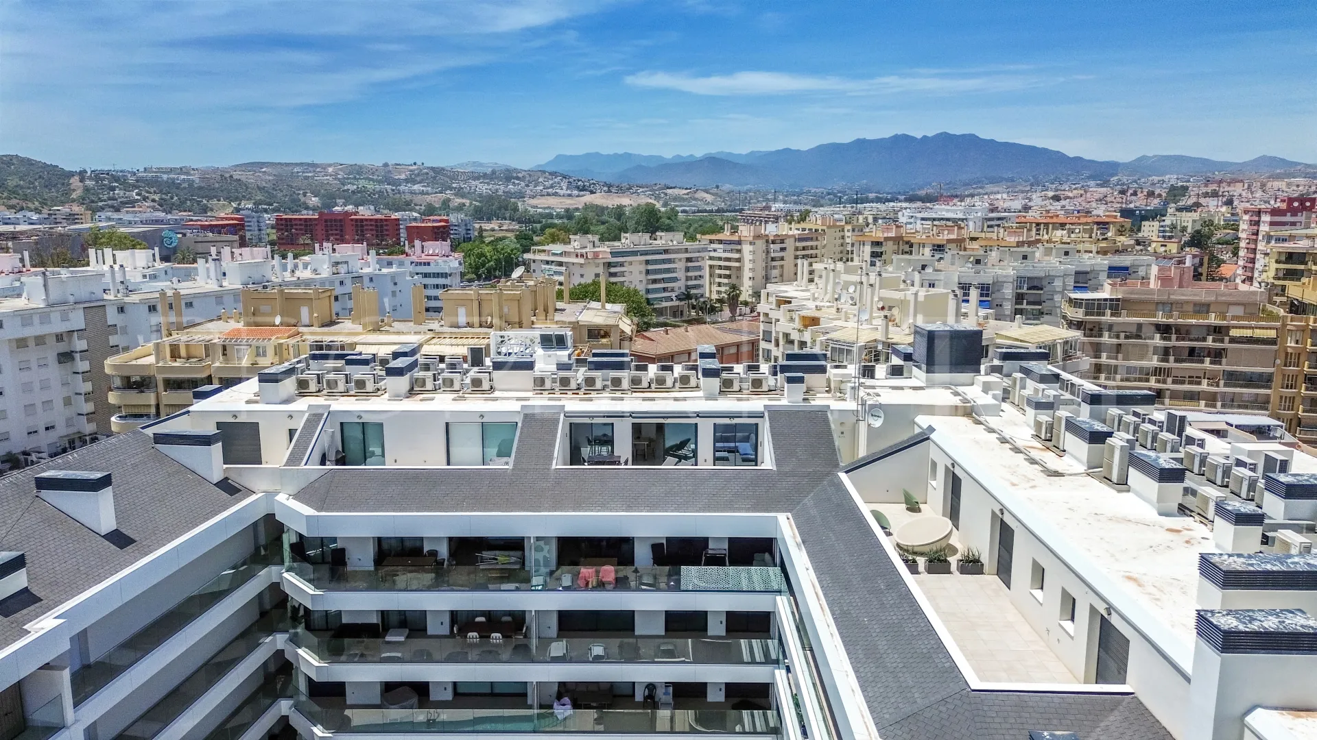 For sale penthouse in Fuengirola