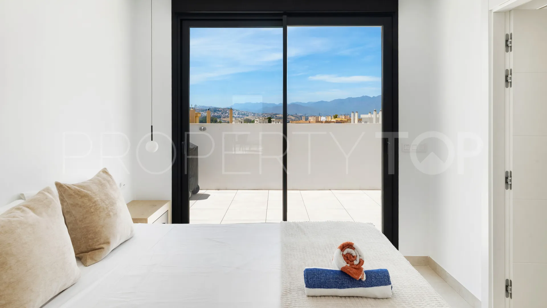 For sale penthouse in Fuengirola