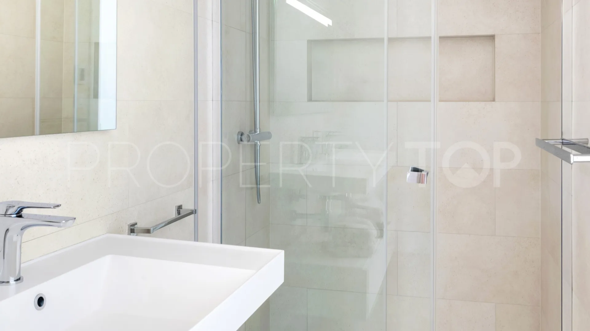 For sale penthouse in Fuengirola