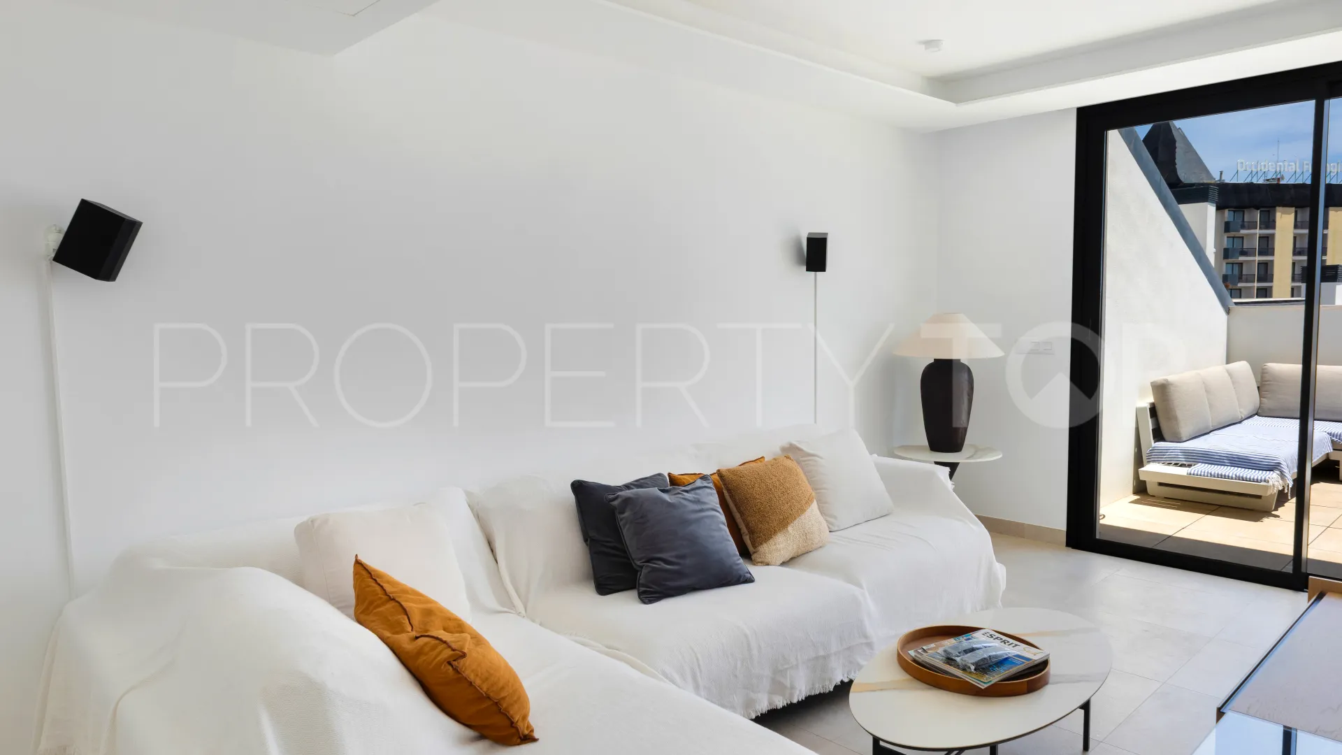 For sale penthouse in Fuengirola
