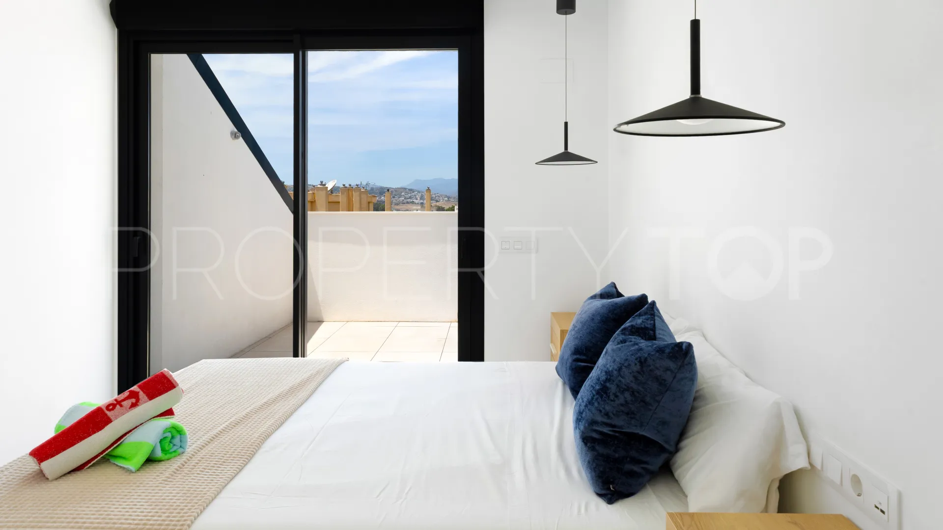 For sale penthouse in Fuengirola
