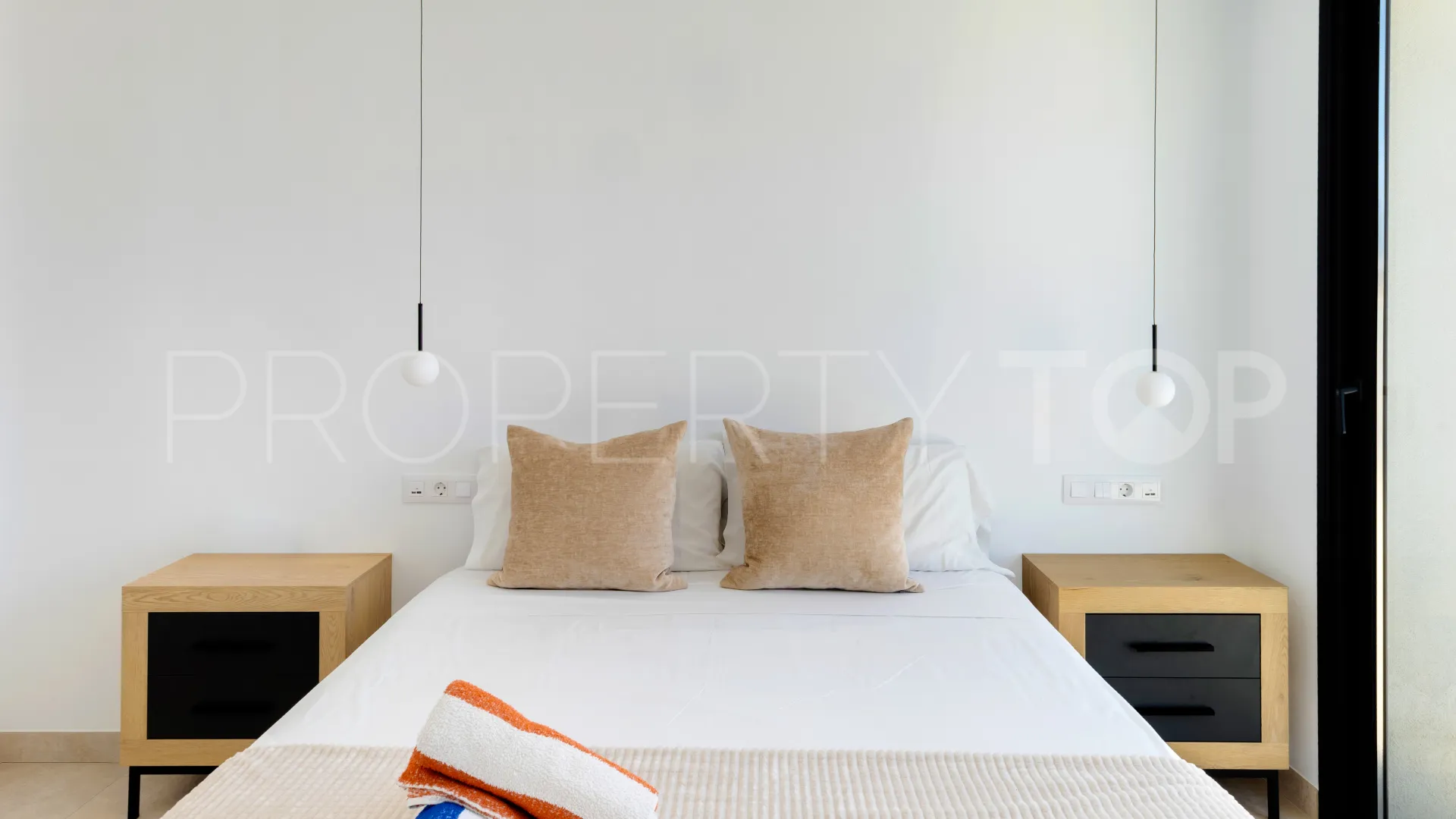 For sale penthouse in Fuengirola