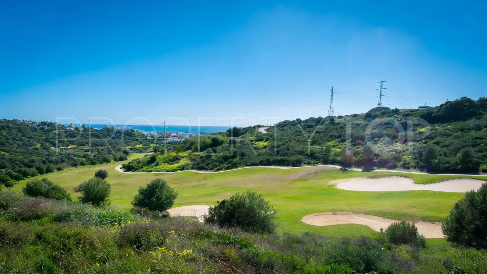 Buy 4 bedrooms villa in Estepona
