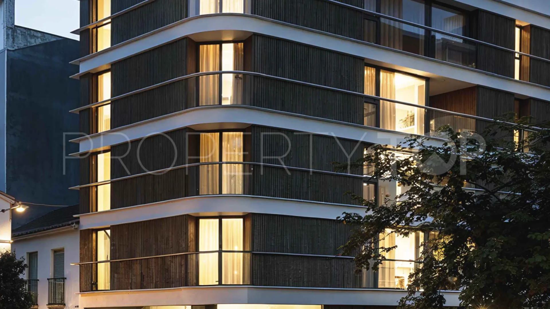 For sale apartment in Estepona with 2 bedrooms