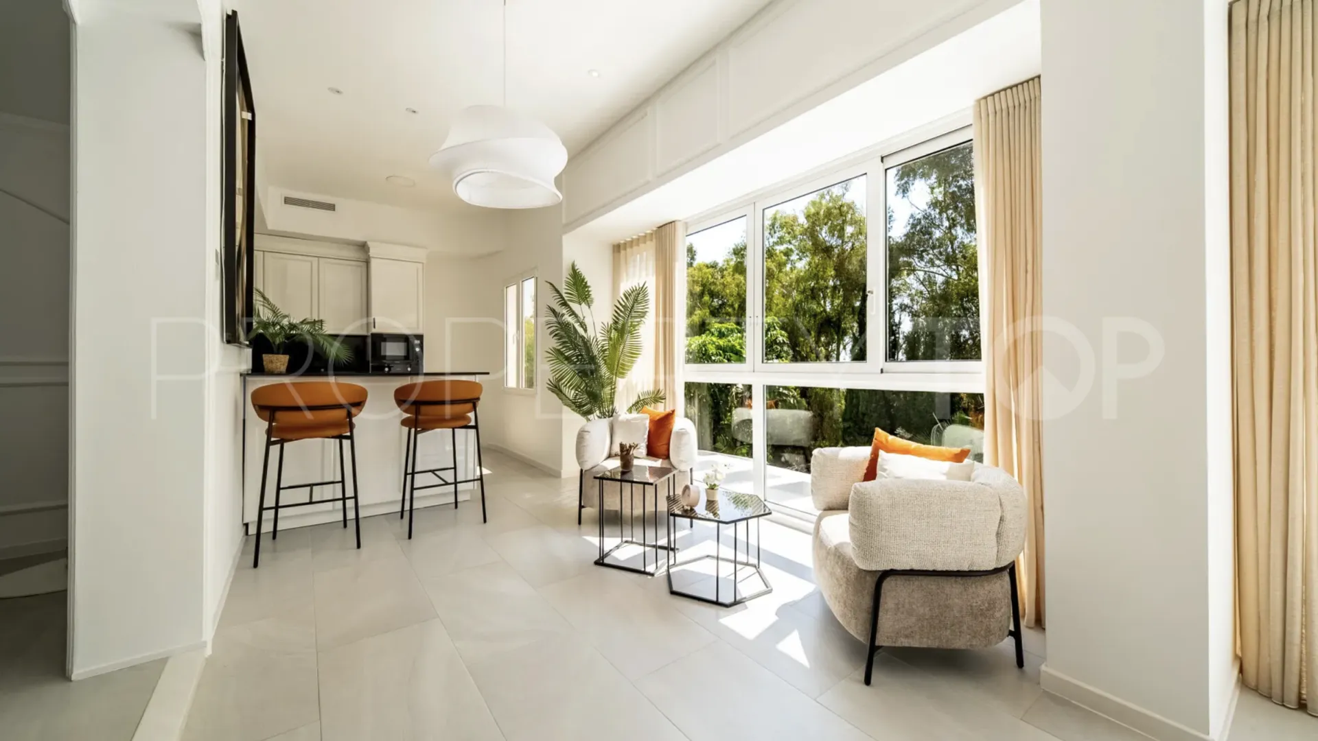 Villa de 4 dormitorios en venta en Marbella