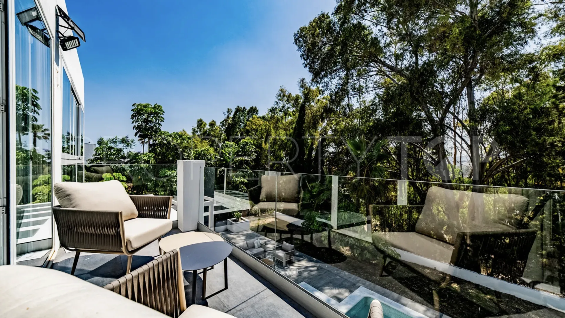 Villa de 4 dormitorios en venta en Marbella