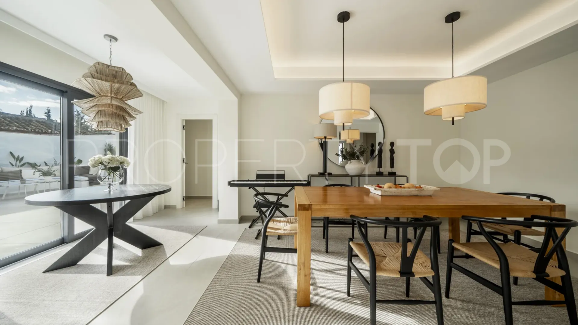 Villa a la venta en Marbella con 5 dormitorios