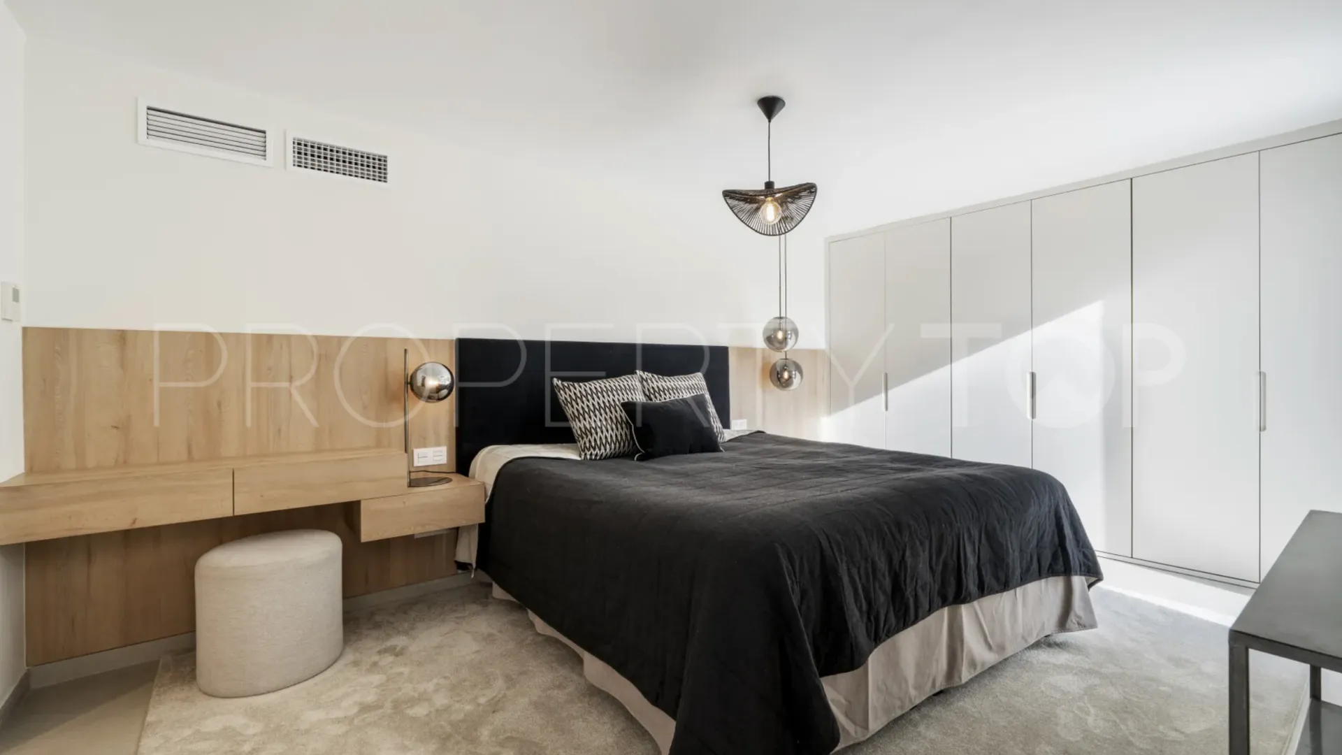 Villa a la venta en Marbella con 5 dormitorios