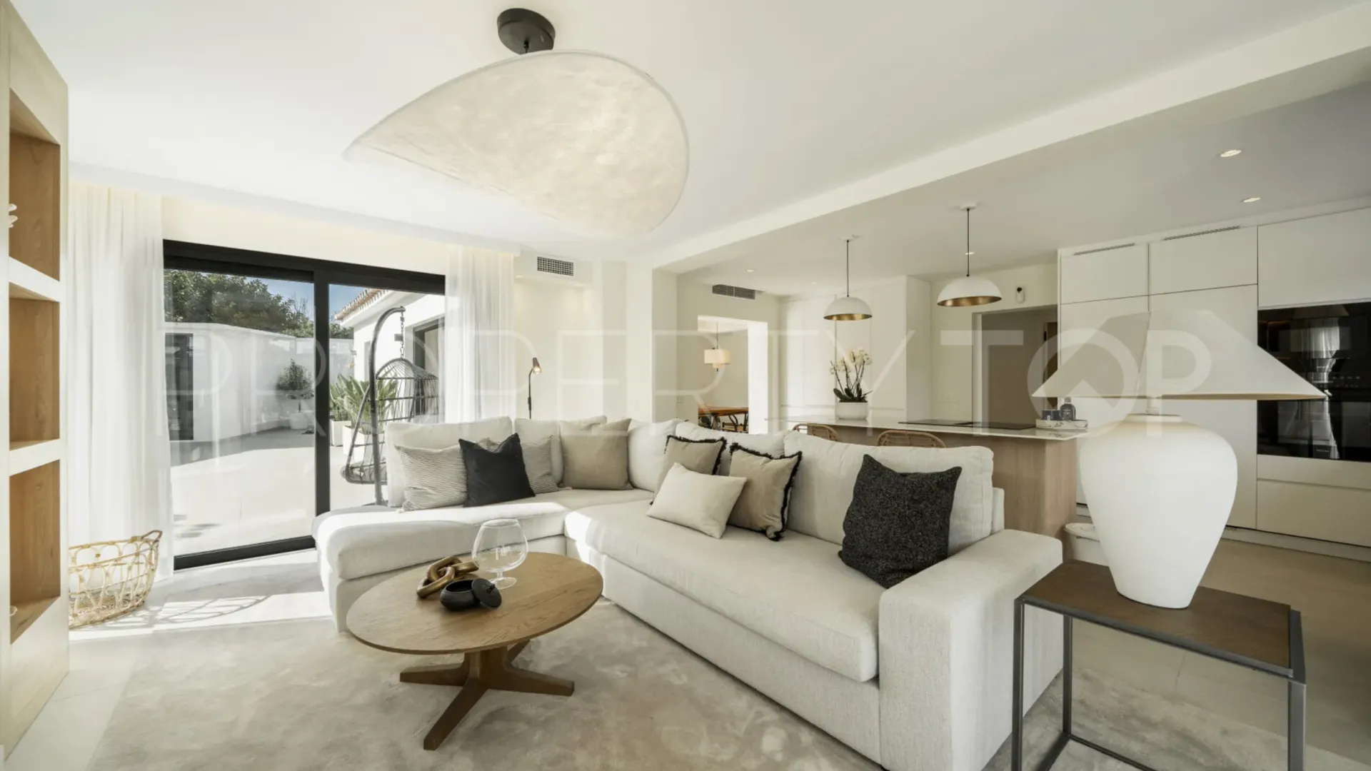 Villa a la venta en Marbella con 5 dormitorios