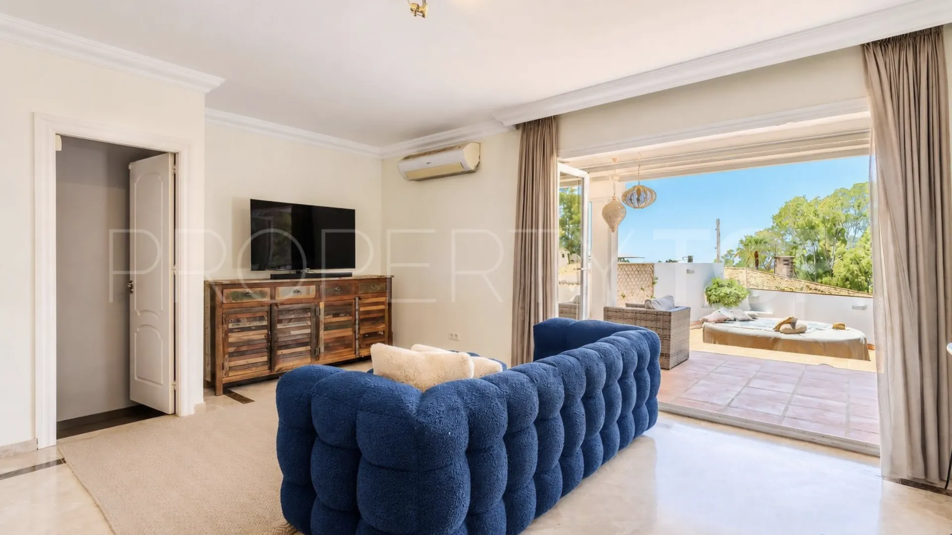 For sale villa in Marbella with 4 bedrooms