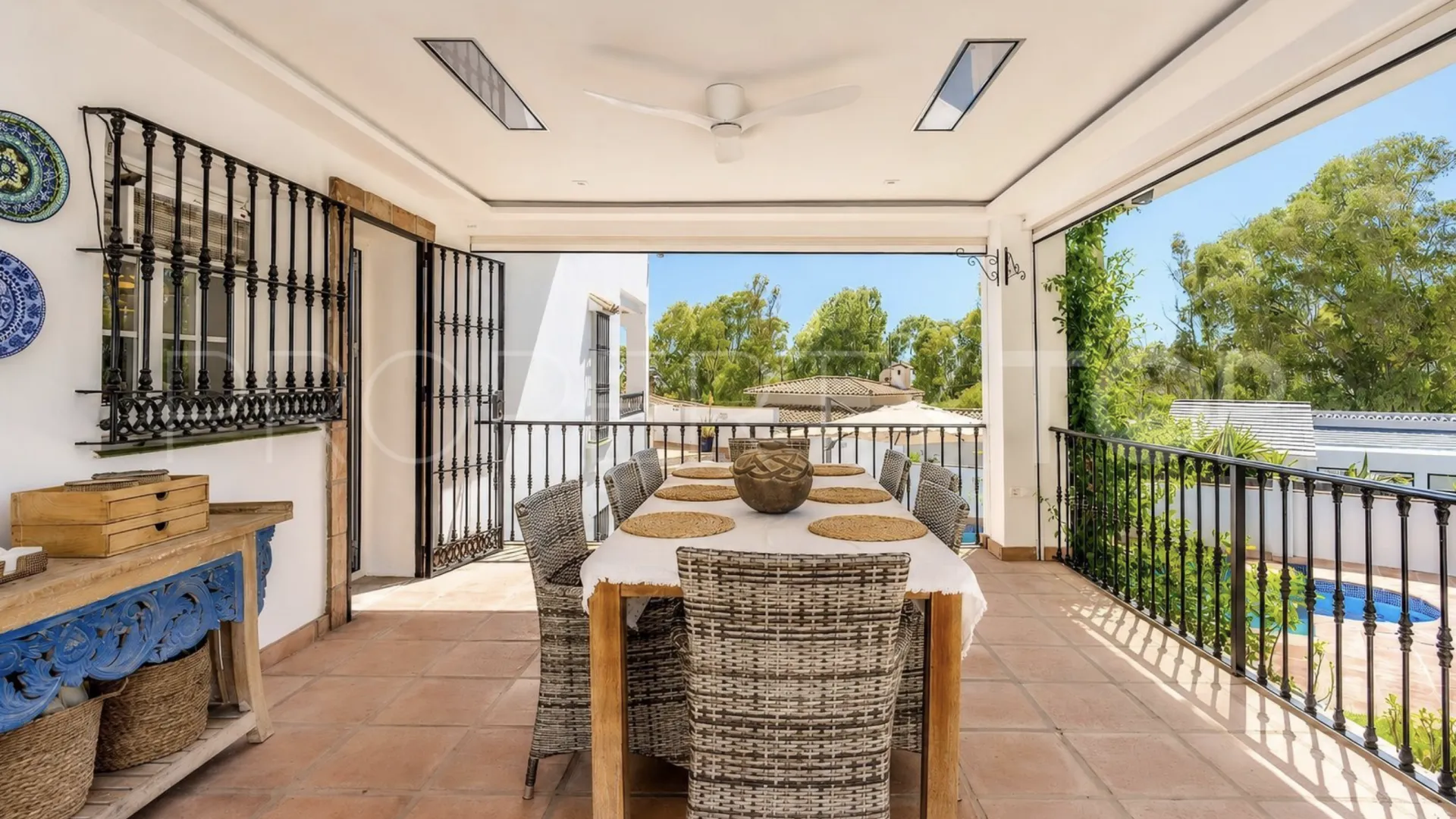 For sale villa in Marbella with 4 bedrooms