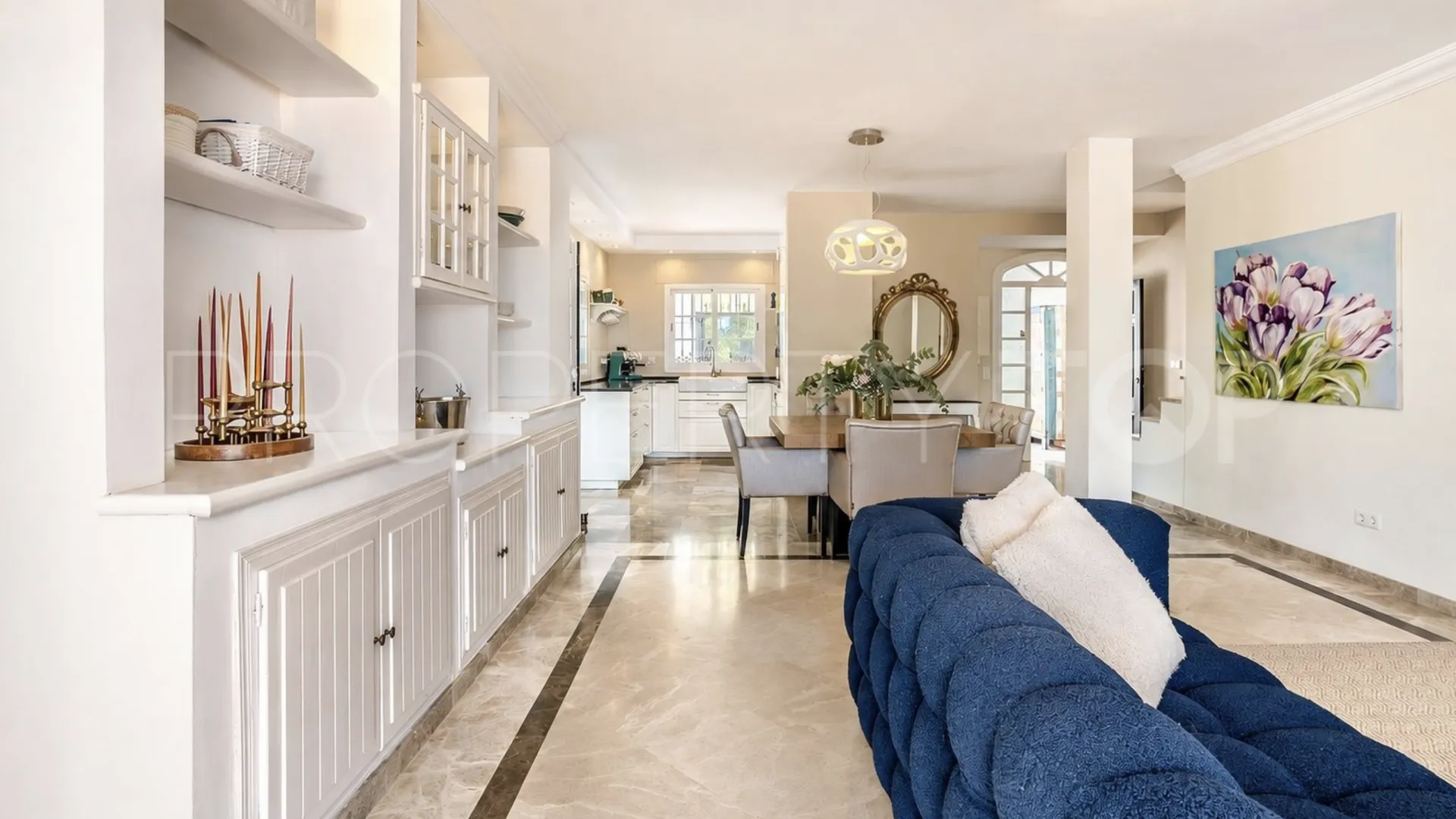 For sale villa in Marbella with 4 bedrooms