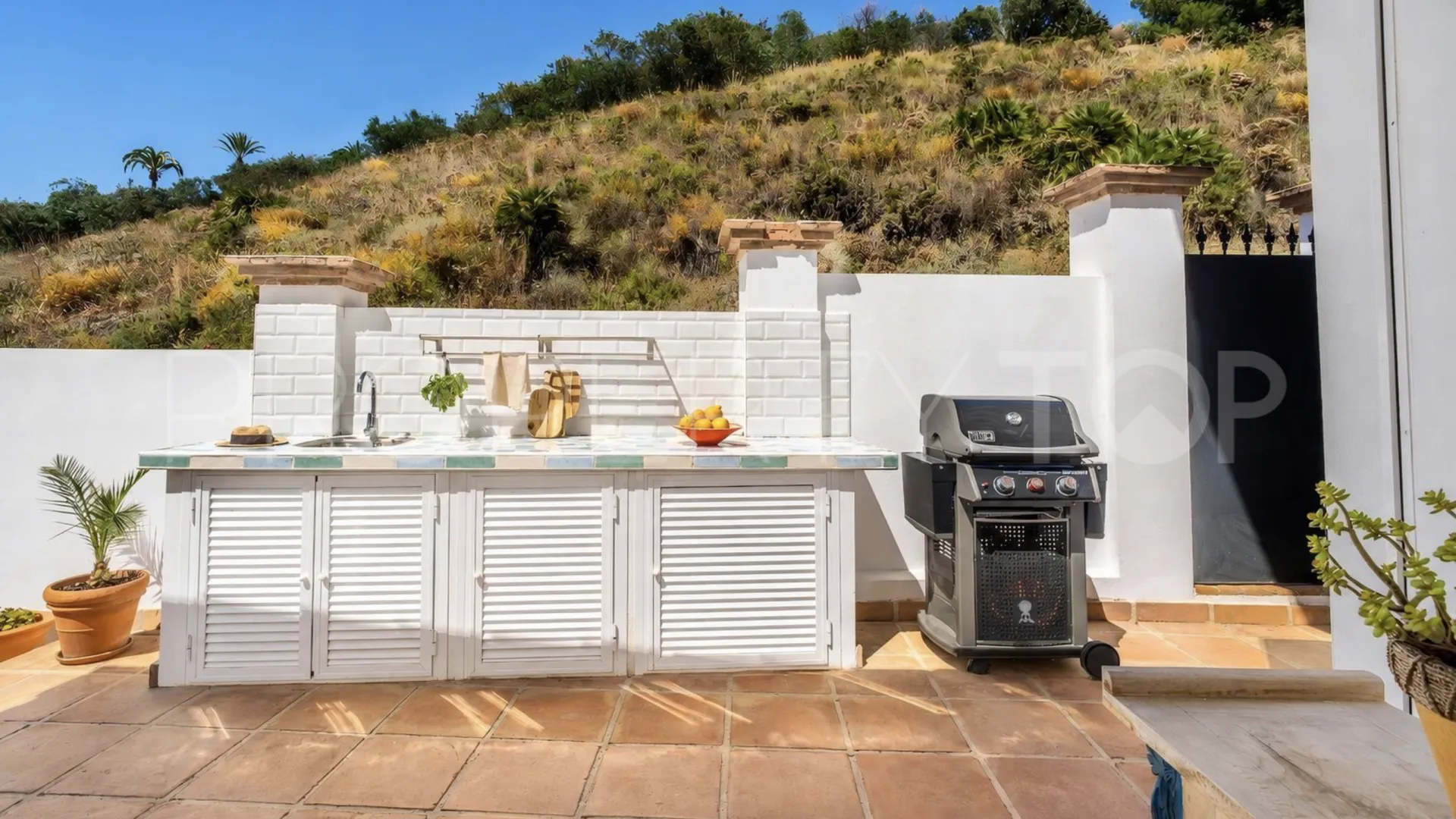 For sale villa in Marbella with 4 bedrooms
