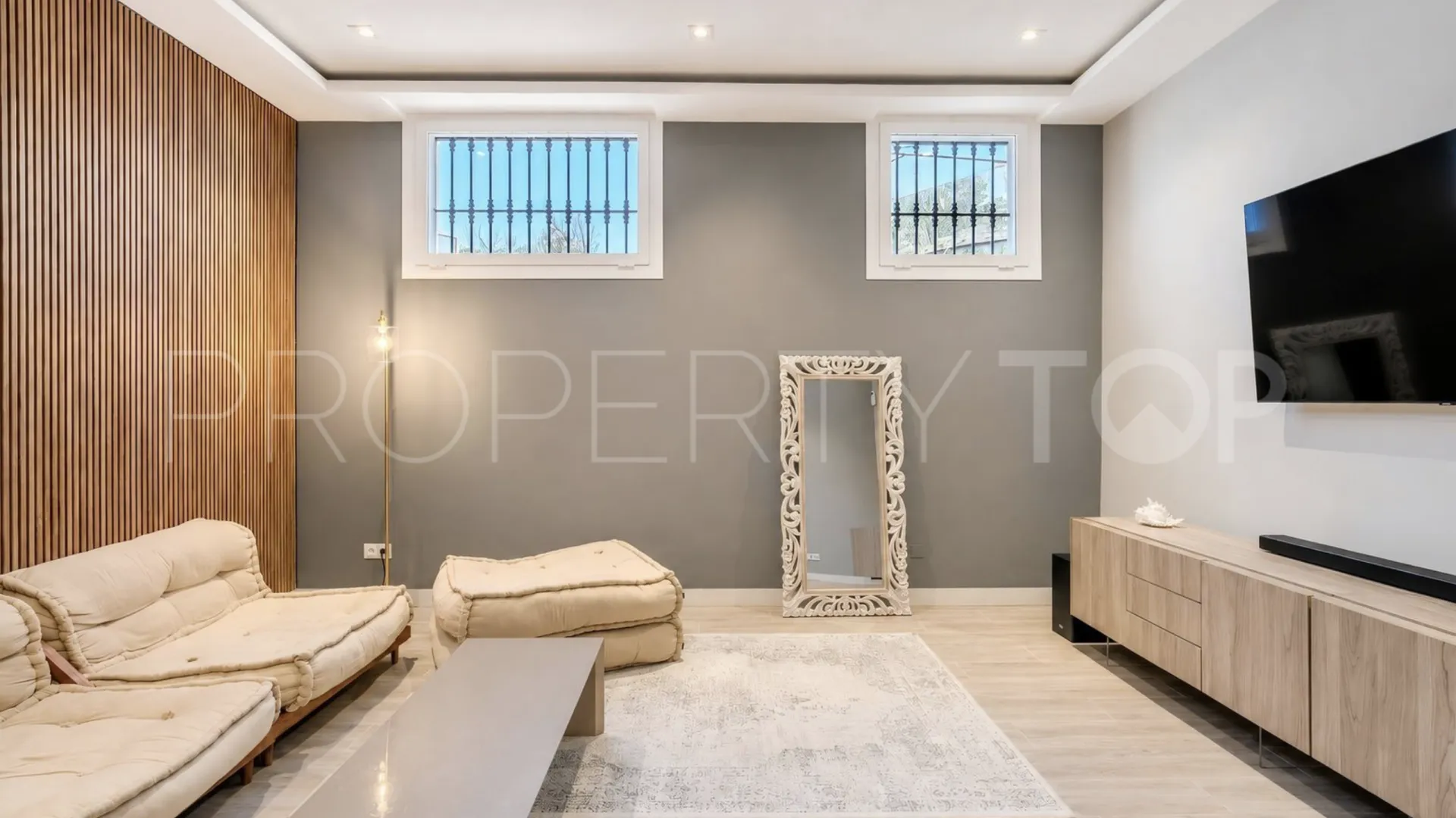 For sale villa in Marbella with 4 bedrooms