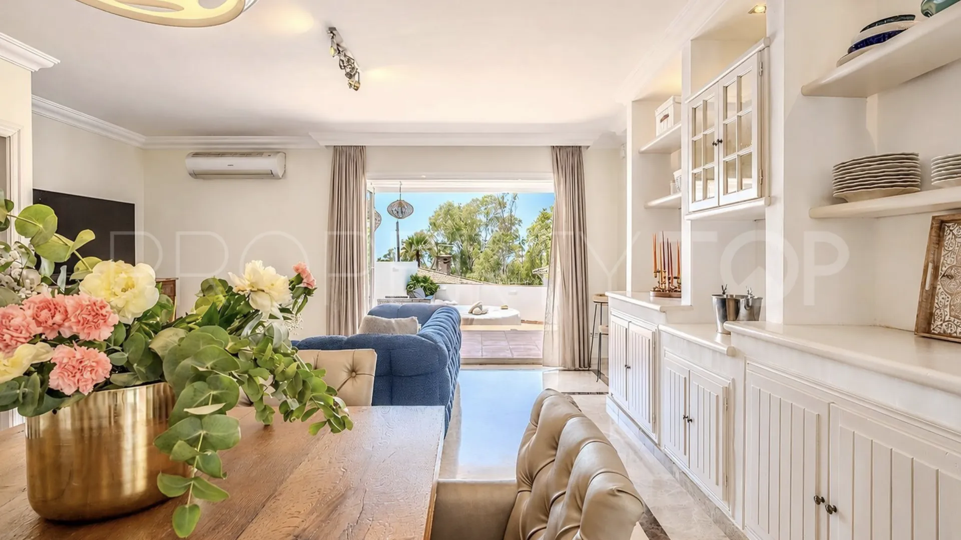For sale villa in Marbella with 4 bedrooms