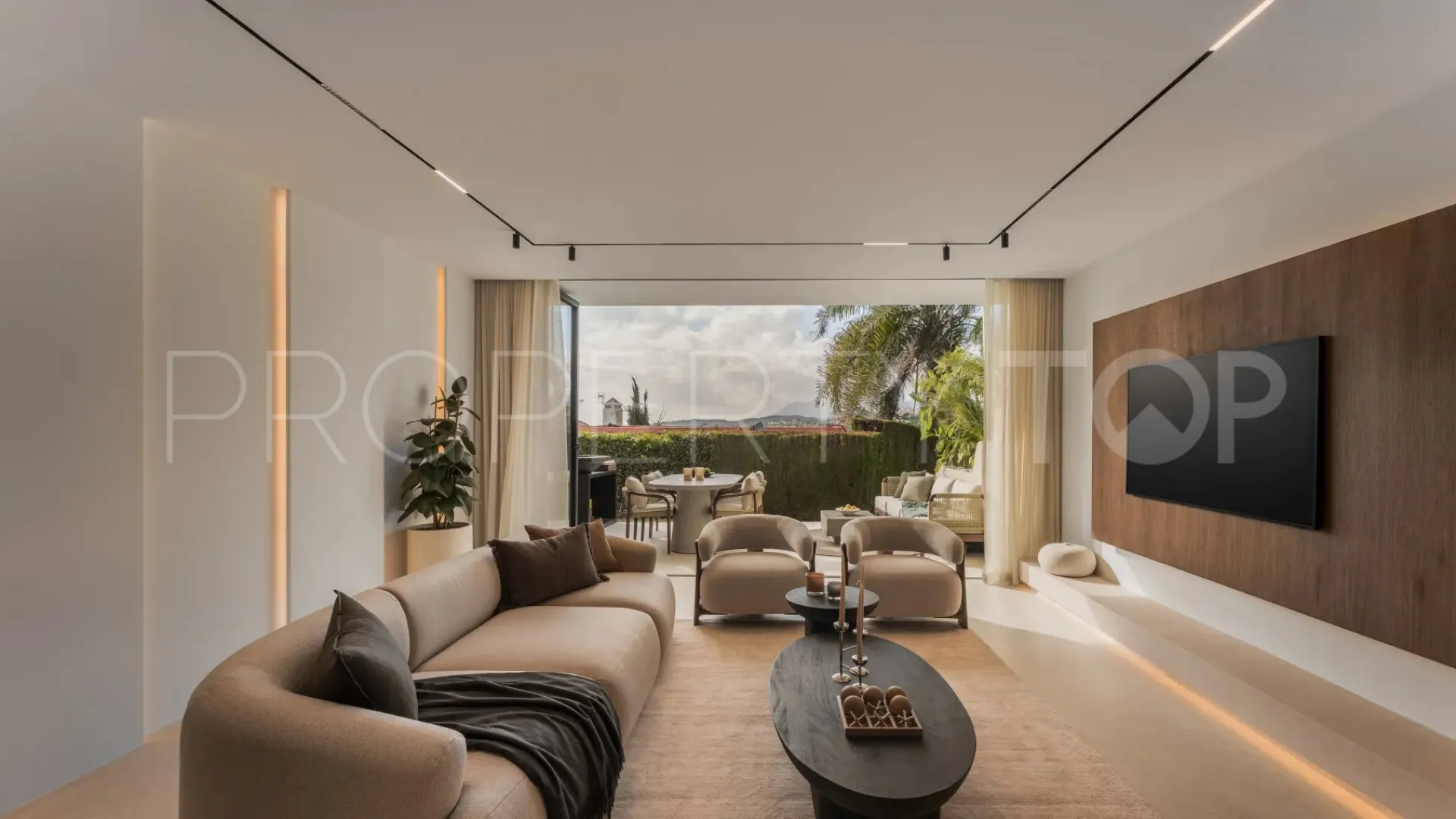 For sale town house in Marbella with 3 bedrooms