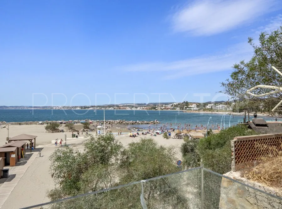 Ático en venta con 3 dormitorios en Estepona