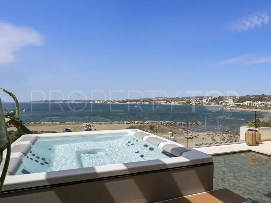 Ático en venta con 3 dormitorios en Estepona